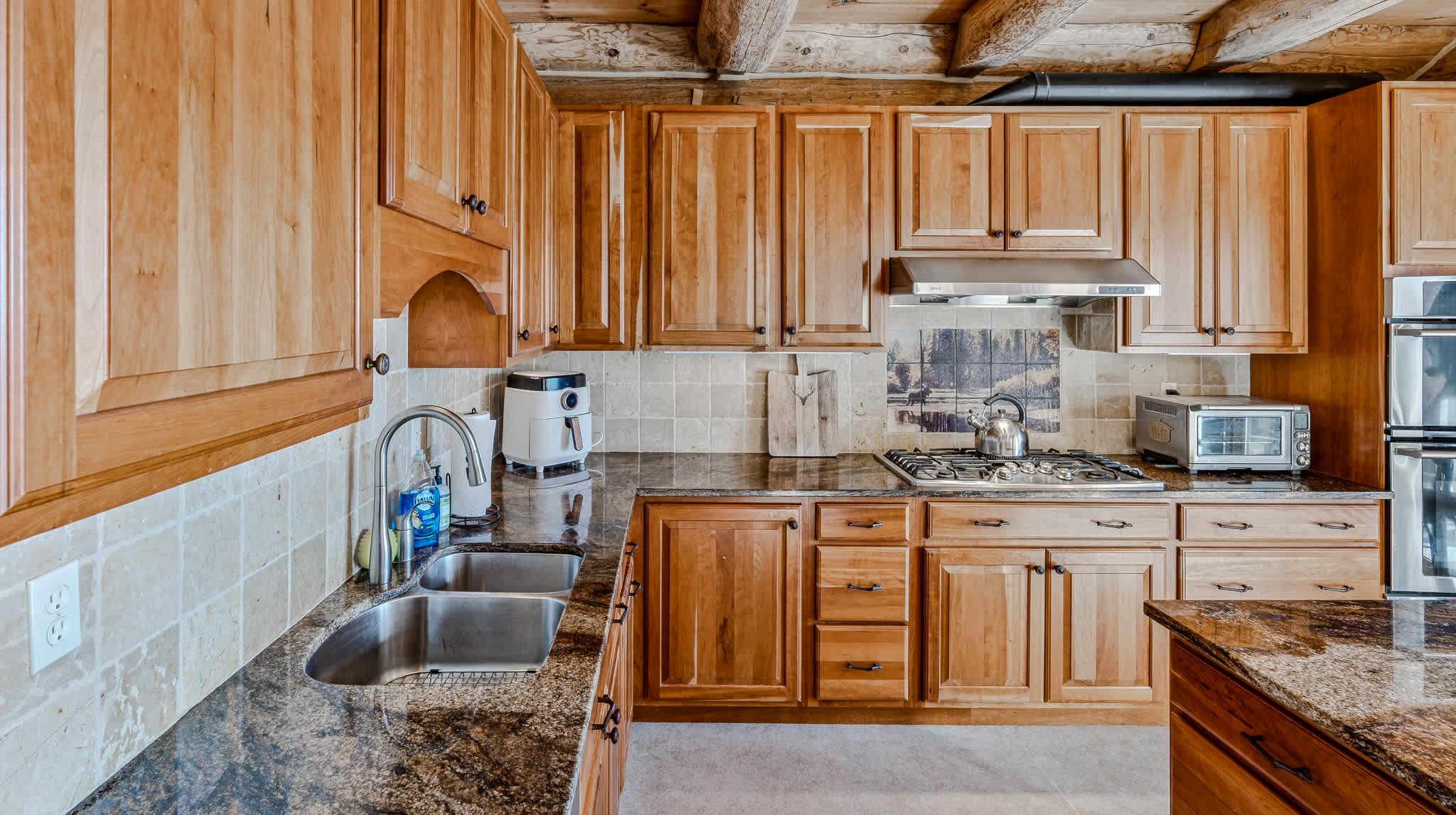 Hot Tub, Firepit, Mtn Views! | Spruce Moose Lodge