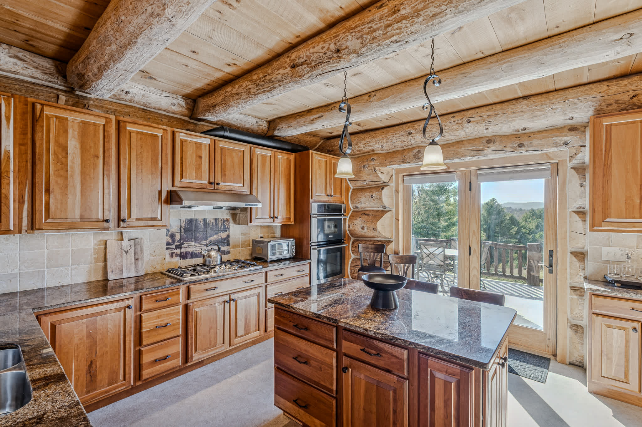 Hot Tub, Firepit, Mtn Views! | Spruce Moose Lodge