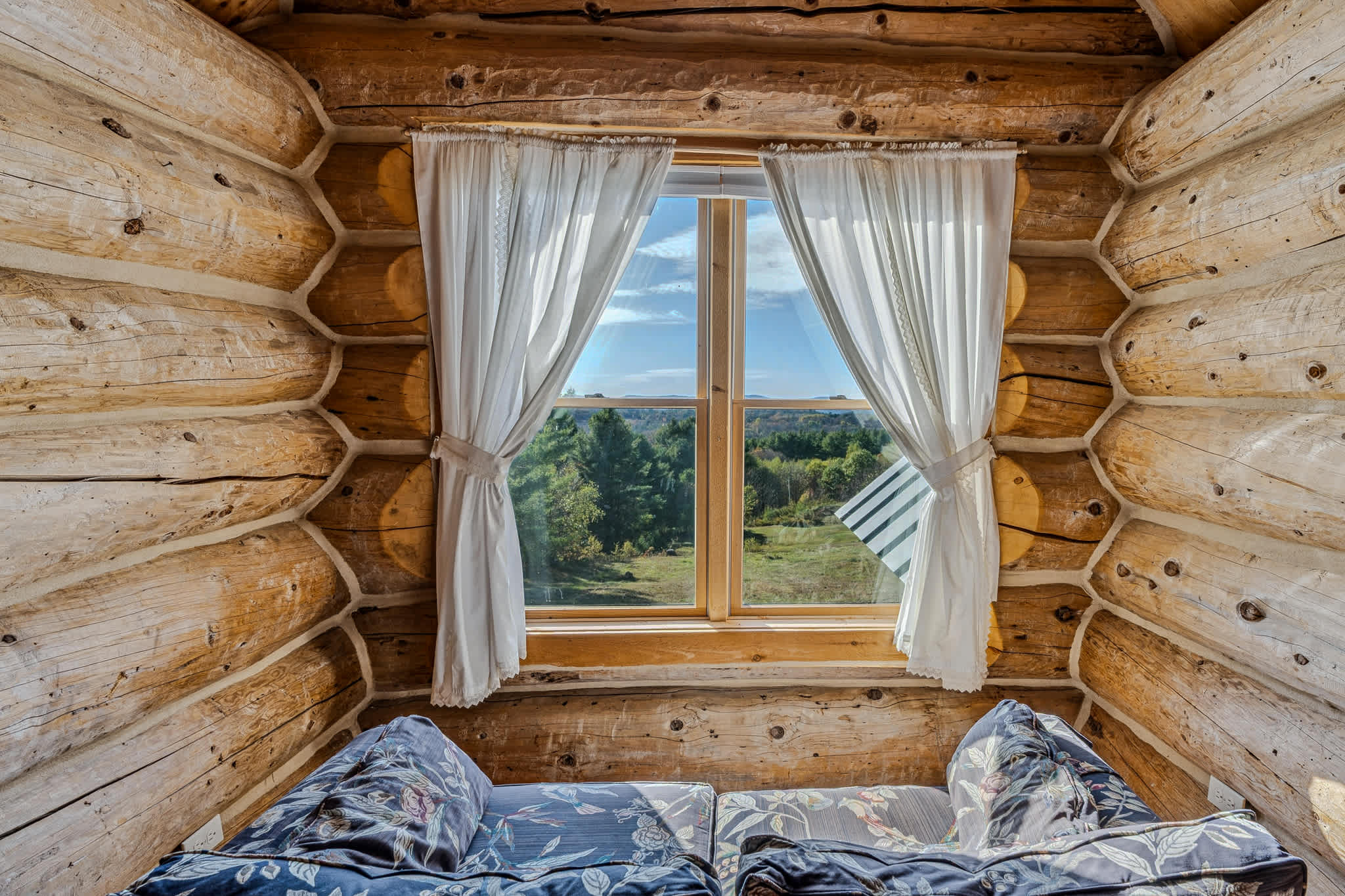 Hot Tub, Firepit, Mtn Views! | Spruce Moose Lodge