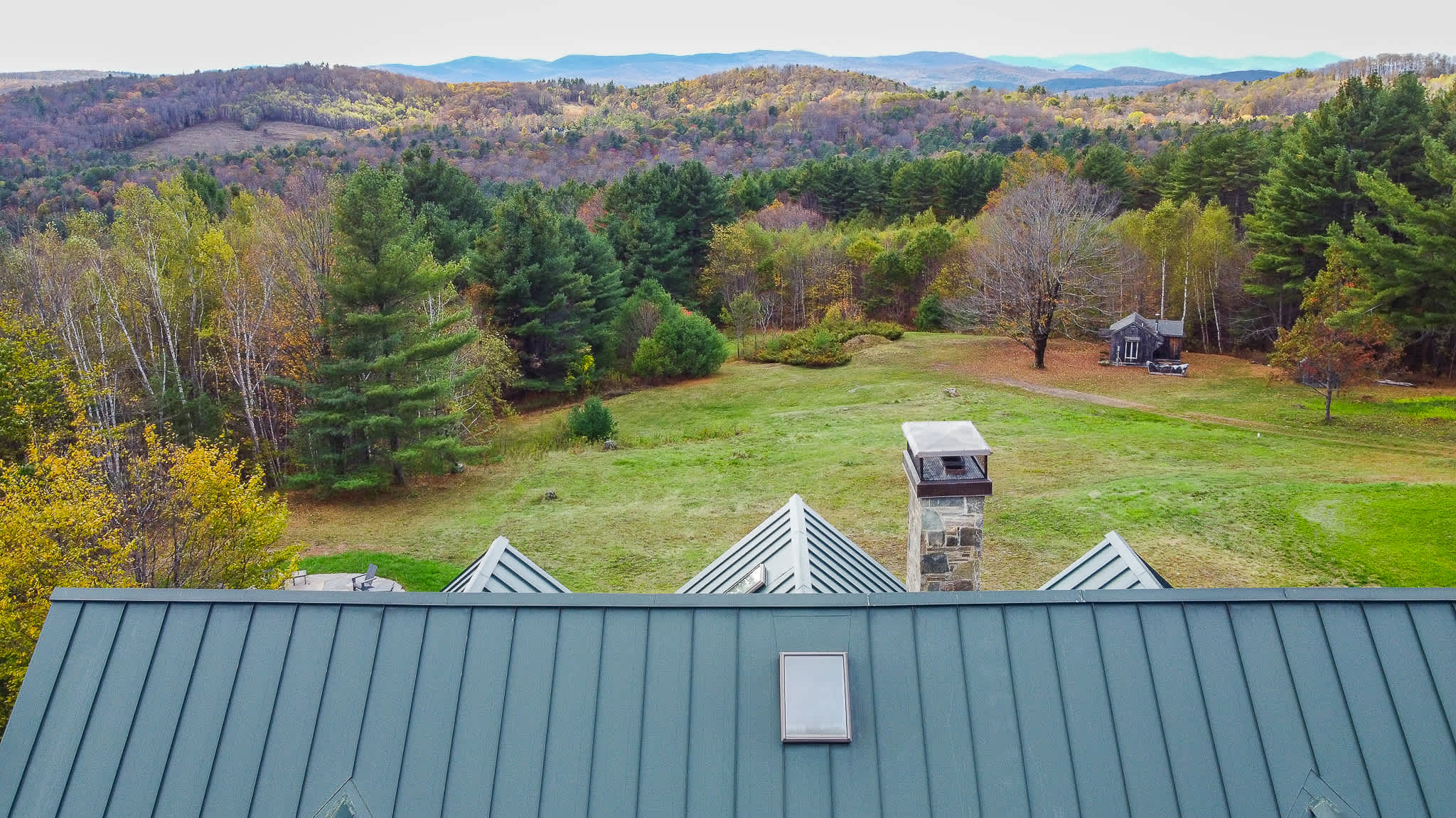 Hot Tub, Firepit, Mtn Views! | Spruce Moose Lodge