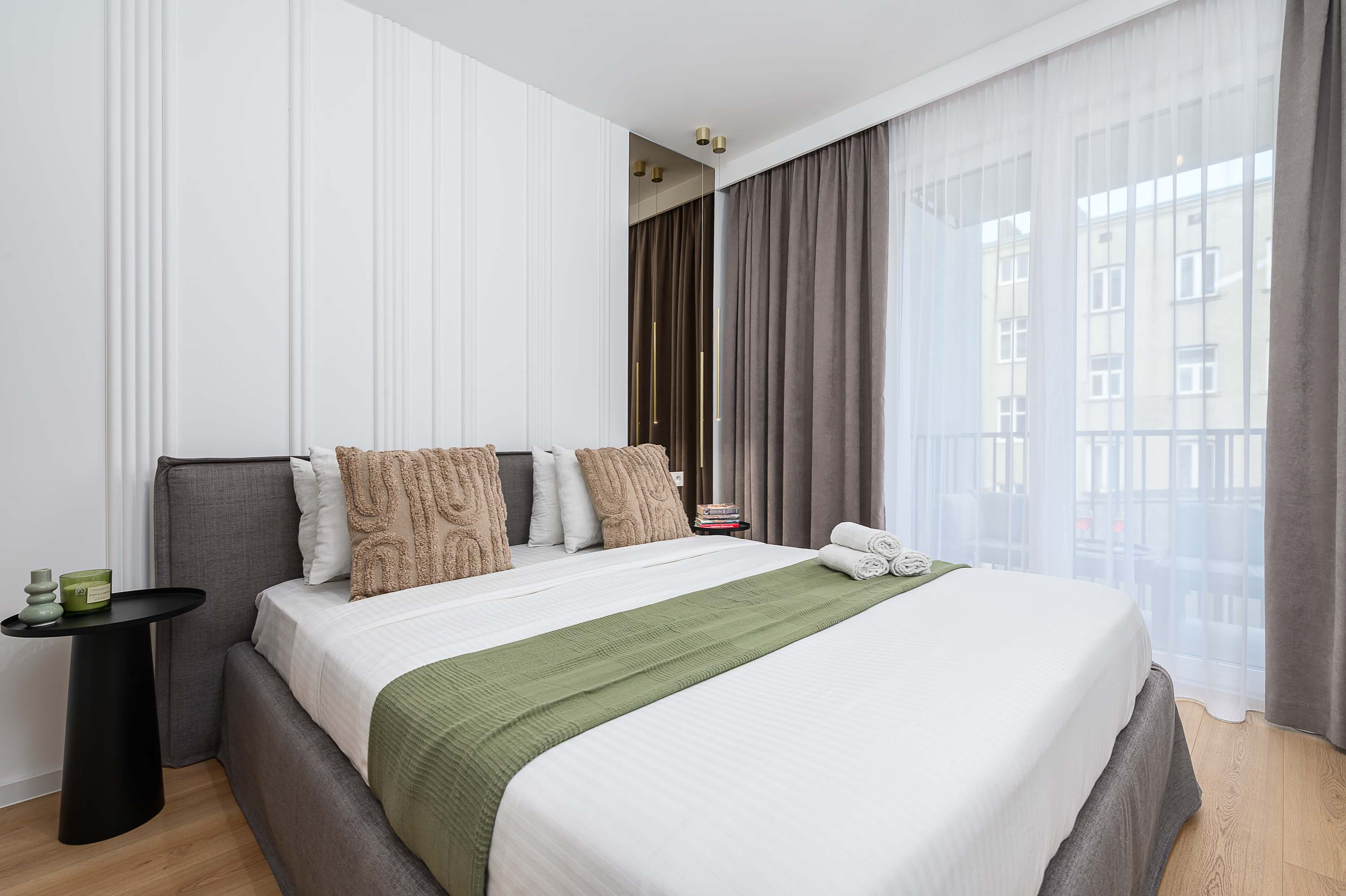 Lumina 4-room apartment near the city center