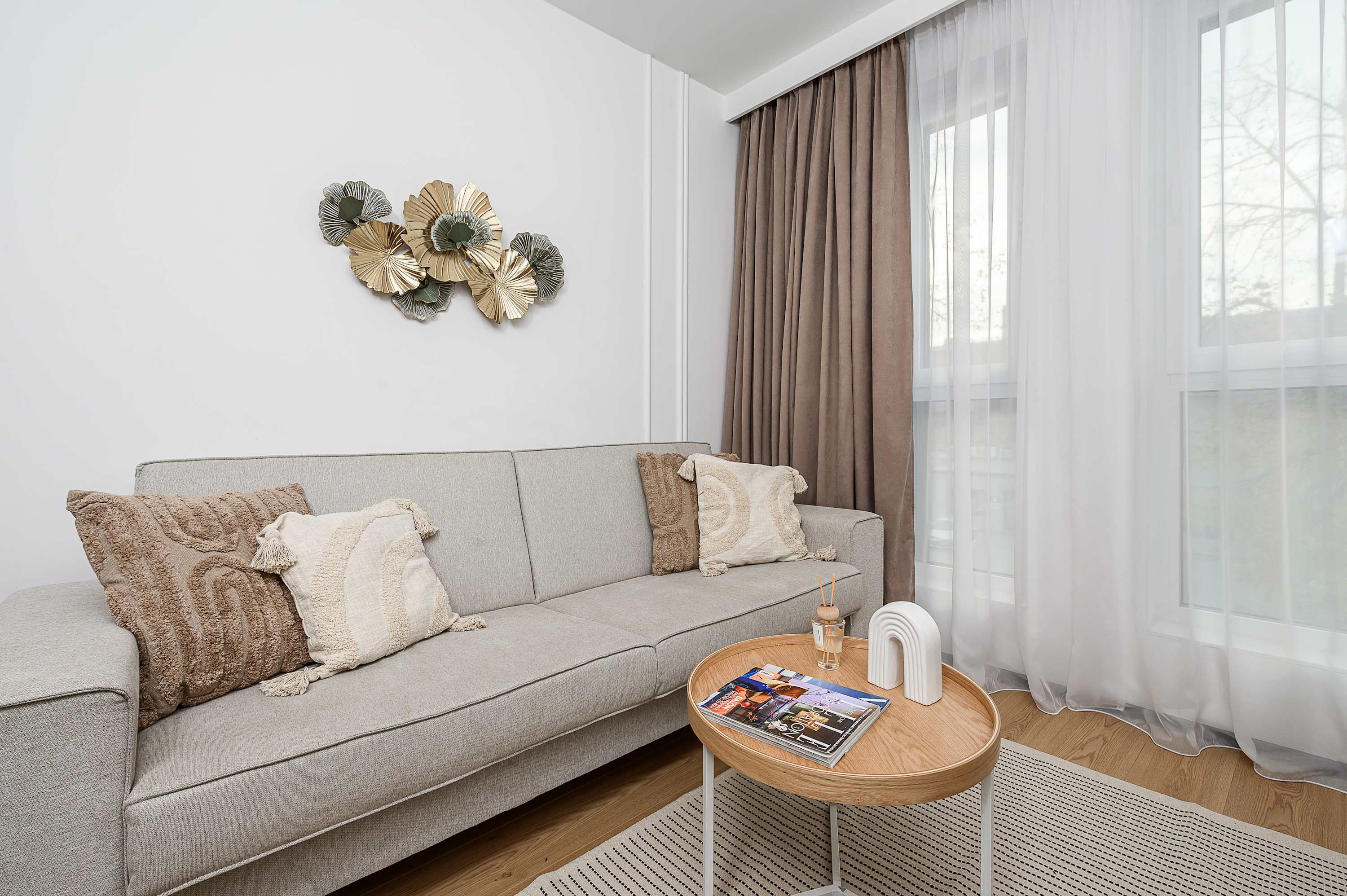 Lumina 4-room apartment near the city center