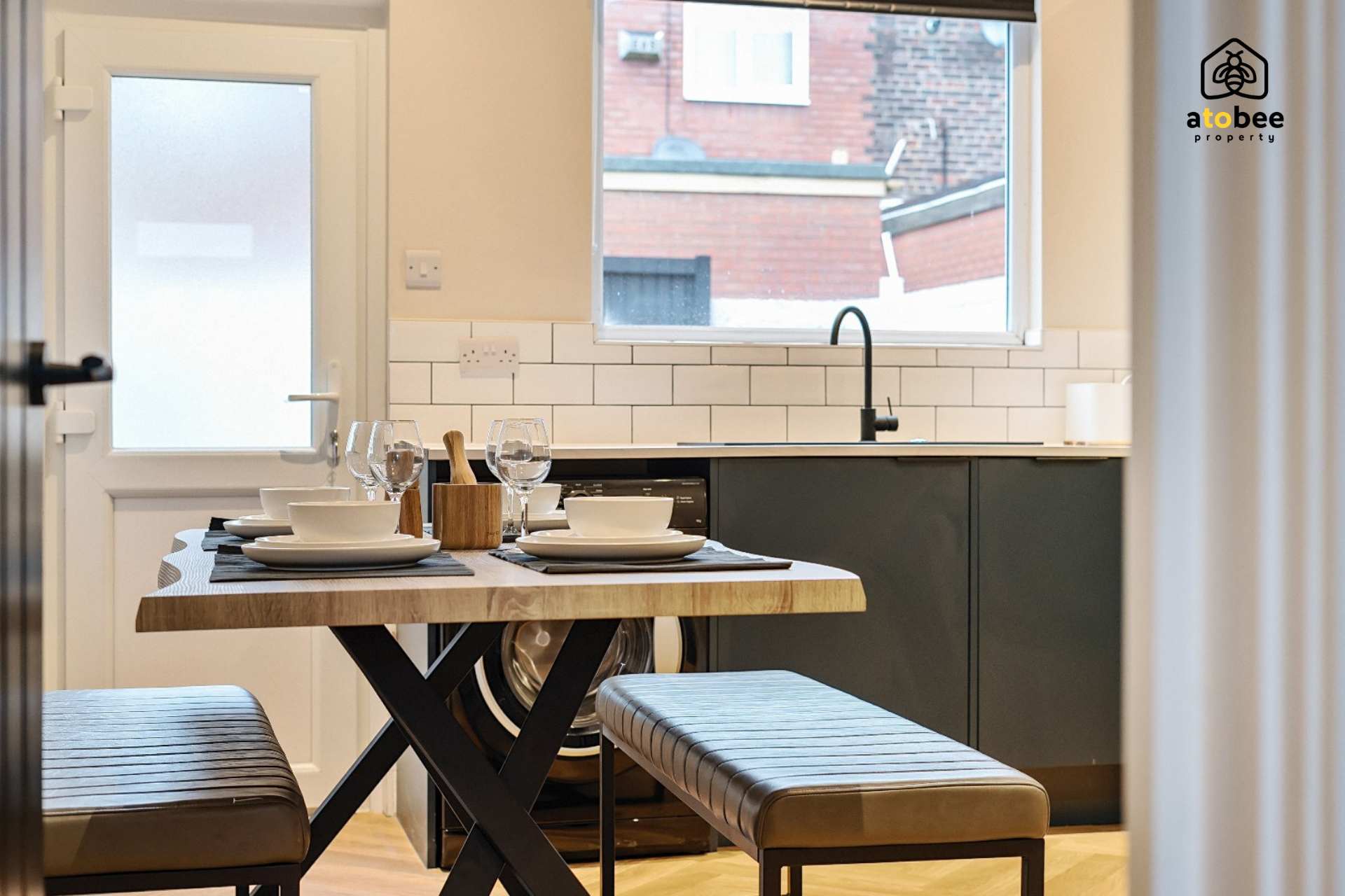 Stylish Home in Manchester - Free Parking in Dulgar Street M11 2BU - Property image 9 - VivreStays