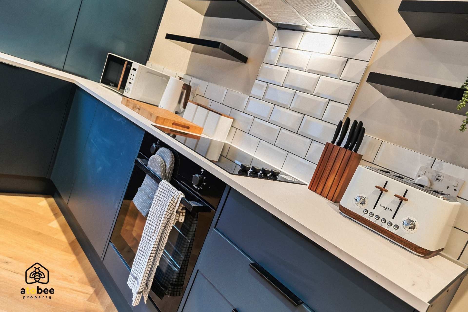 Stylish Home in Manchester - Free Parking in Dulgar Street M11 2BU - Property image 5 - VivreStays