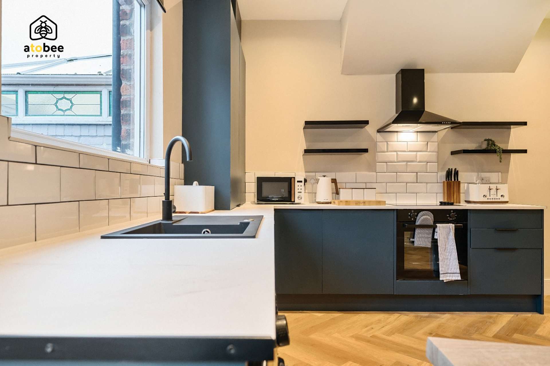 Stylish Home in Manchester - Free Parking in Dulgar Street M11 2BU - Property image 14 - VivreStays