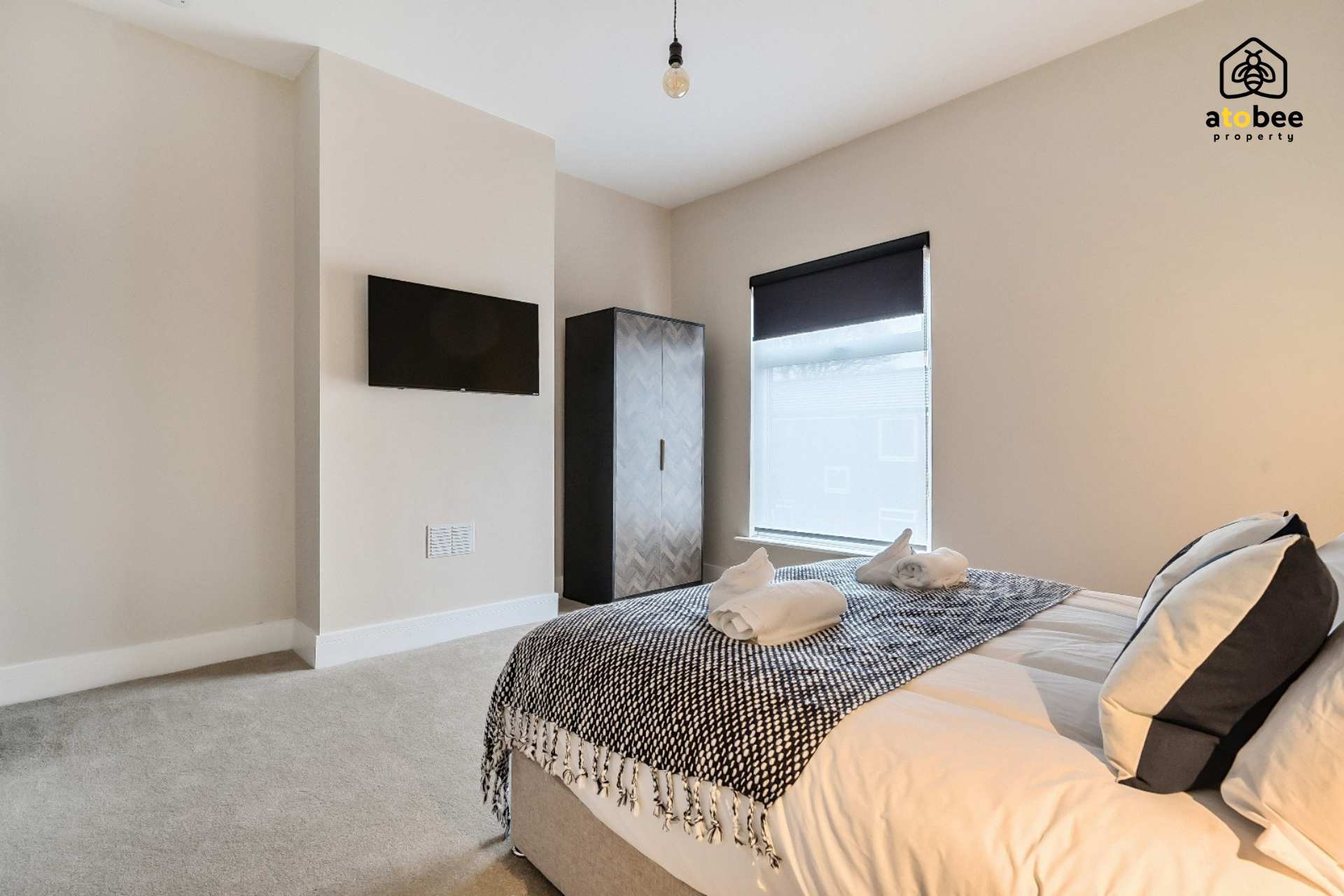 Stylish Home in Manchester - Free Parking in Dulgar Street M11 2BU - Property image 15 - VivreStays