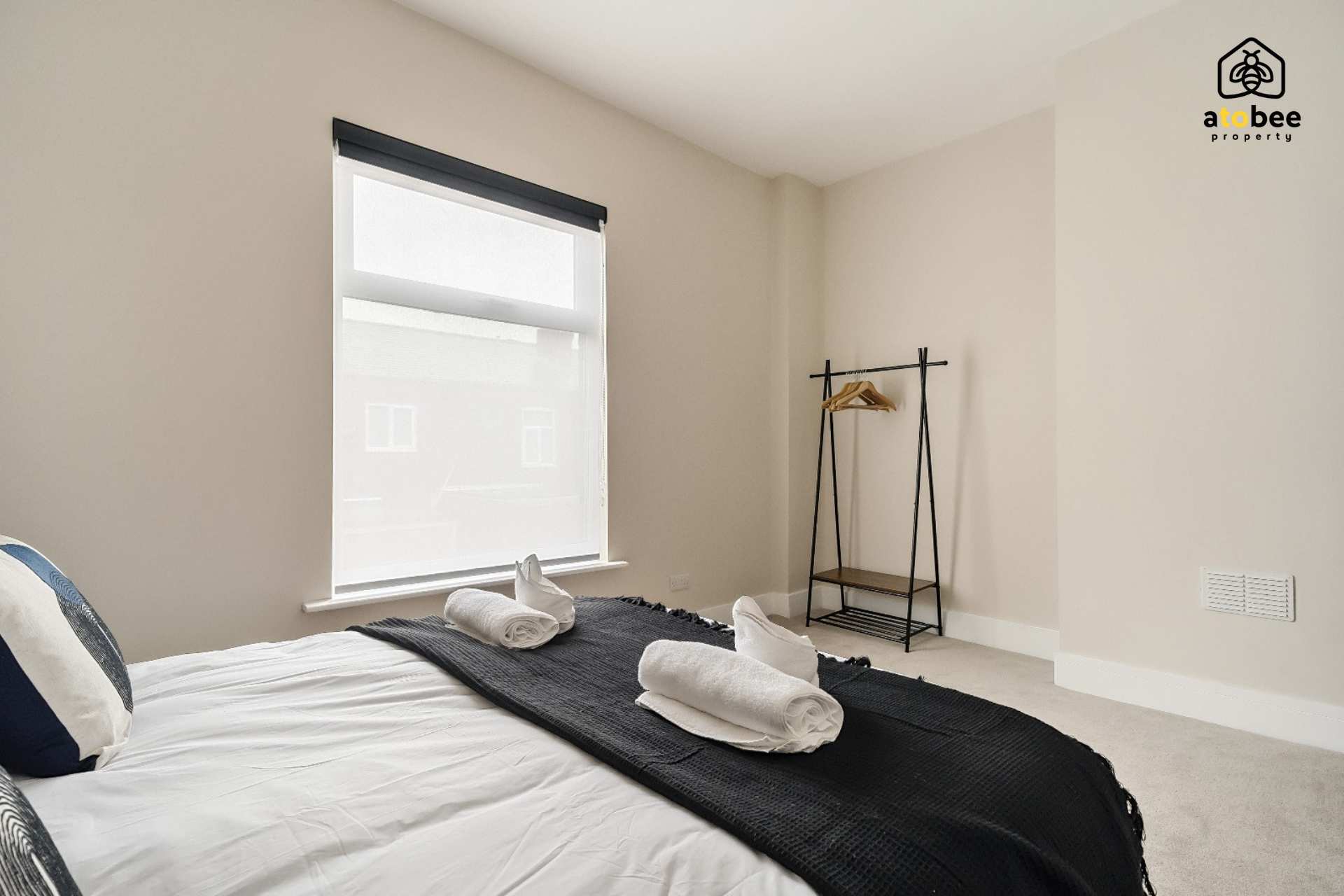 Stylish Home in Manchester - Free Parking in Dulgar Street M11 2BU - Property image 18 - VivreStays