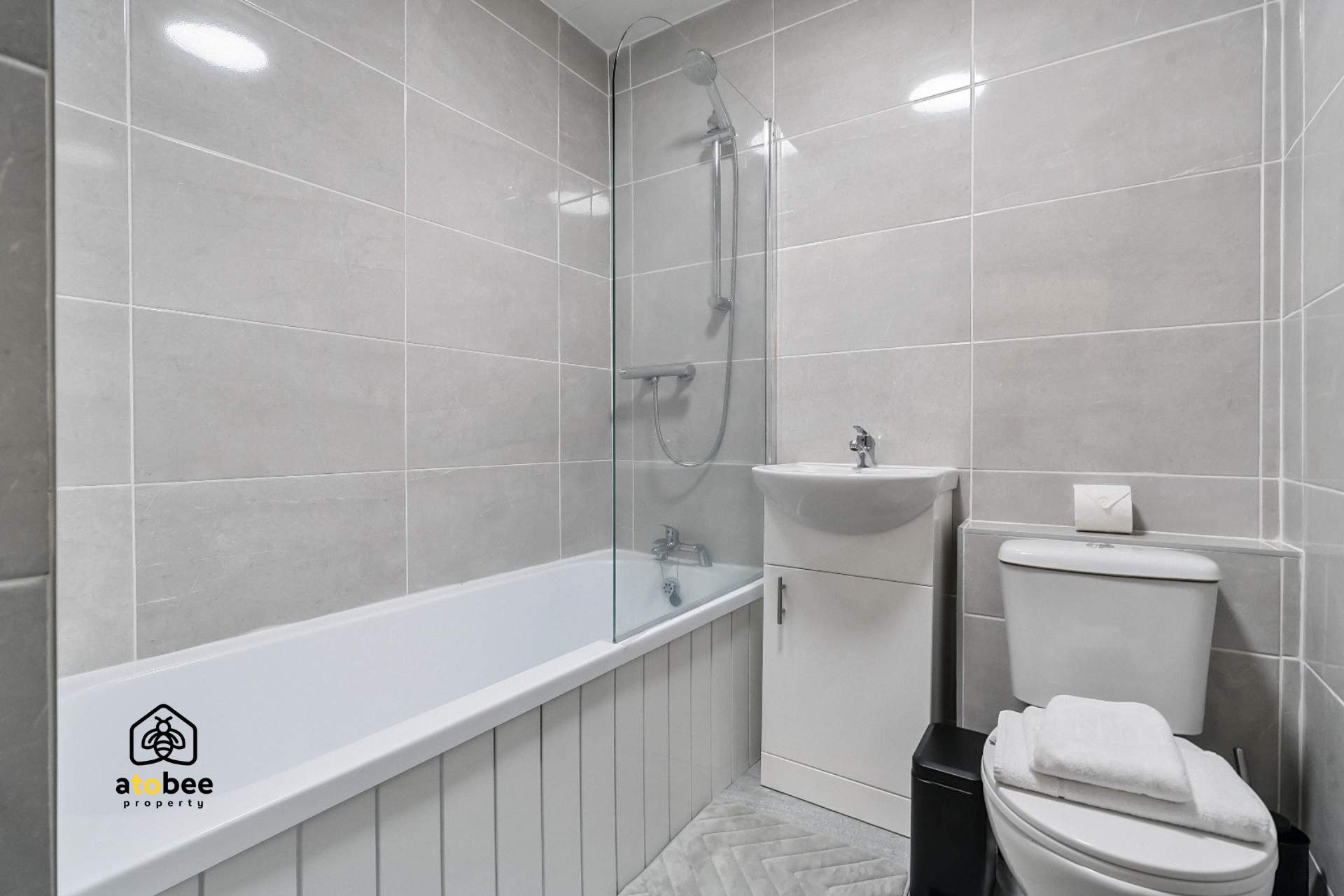 Stylish Home in Manchester - Free Parking in Dulgar Street M11 2BU - Property image 8 - VivreStays