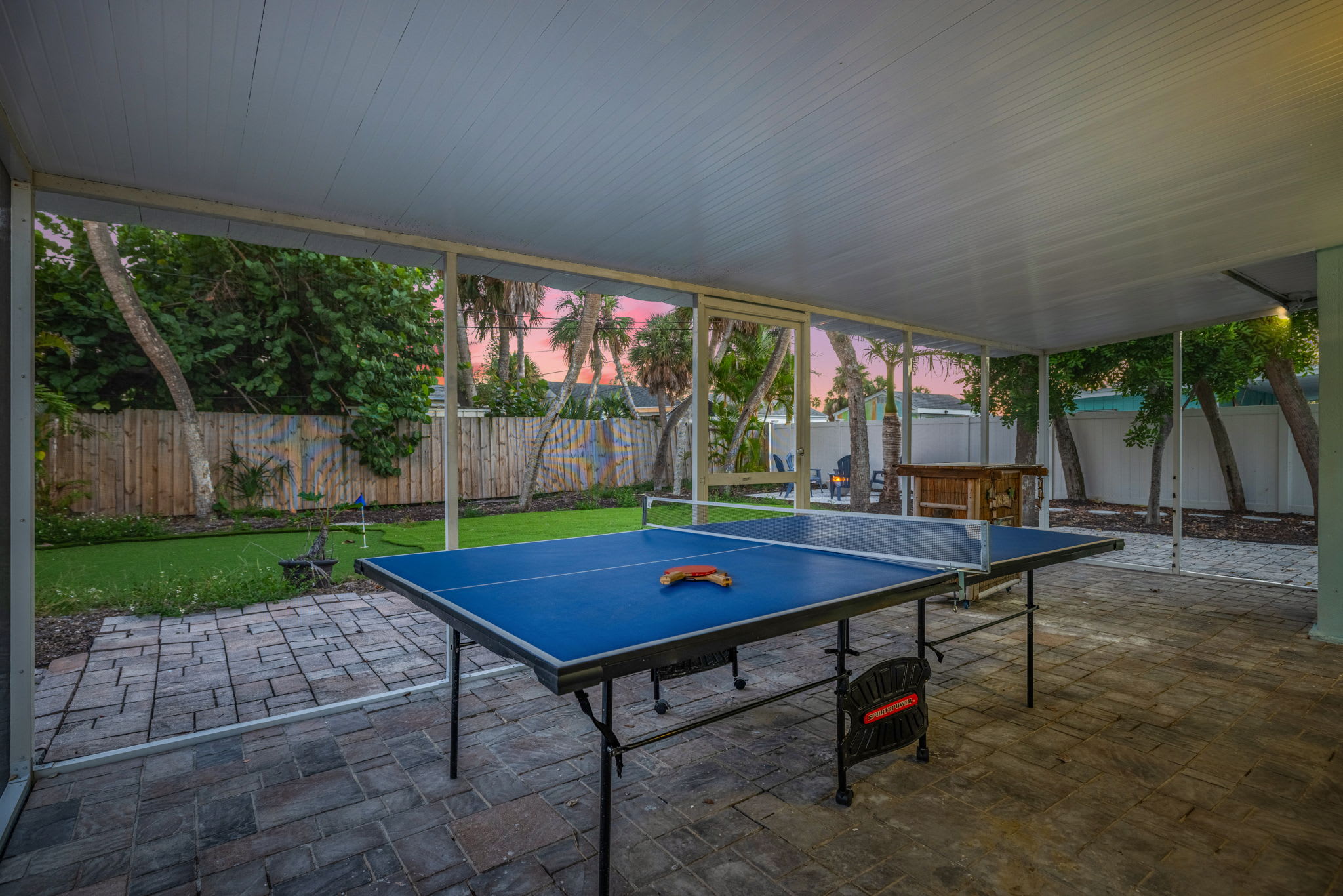 Minutes to Beach •Tiki Bar • Fire Pit • Games 4