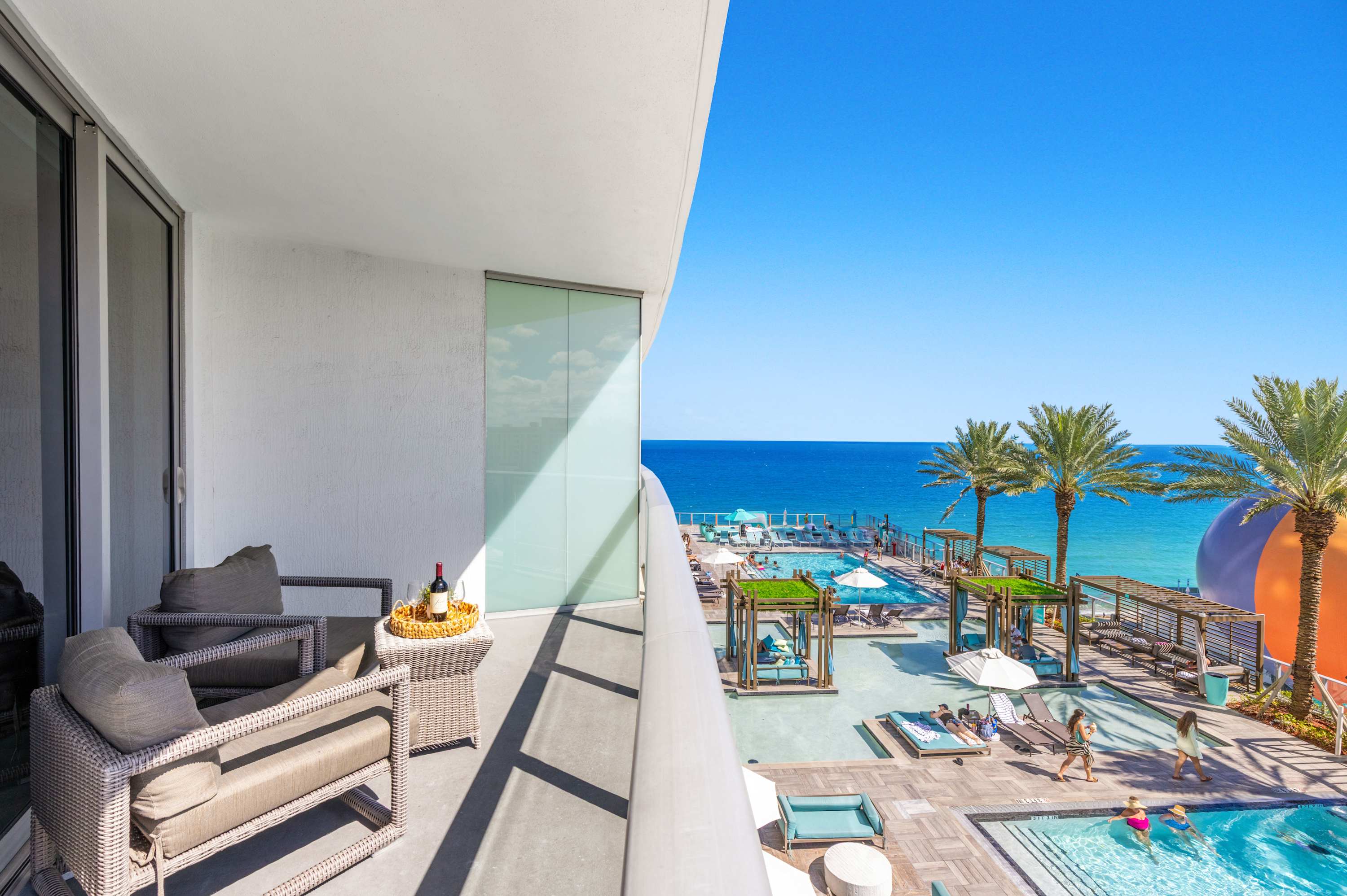 Luxury Apartment | Pool & Ocean Views