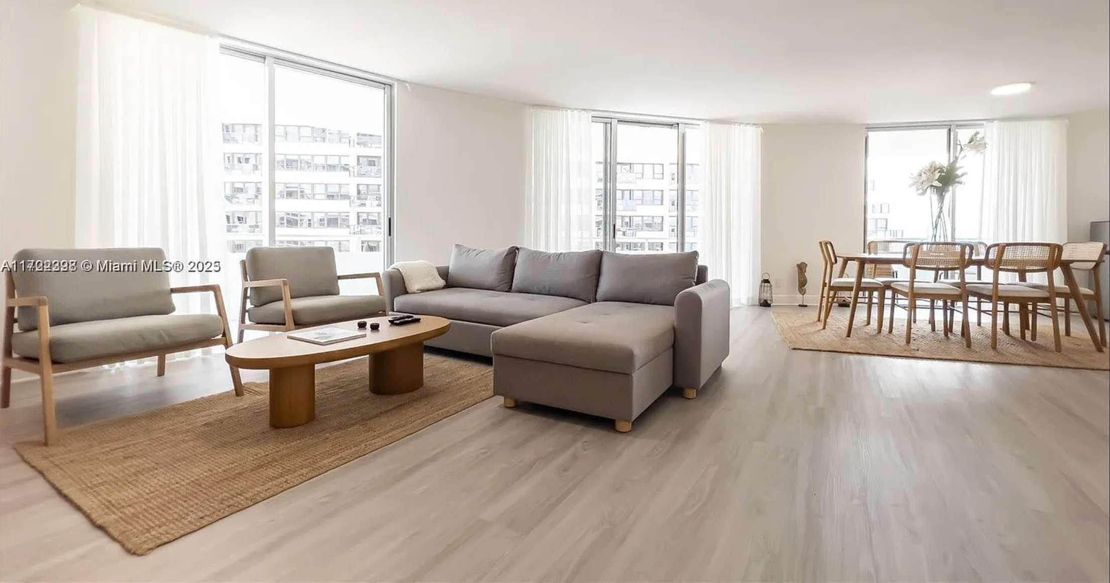Oceanfront Apartment in Miami Beach: 2 Bedrooms, Beach & Pool