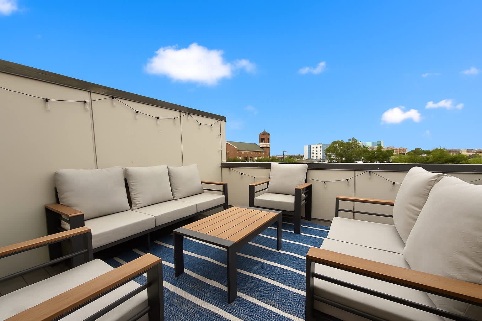 New Lux Townhome off Magnolia, Rooftop Patio