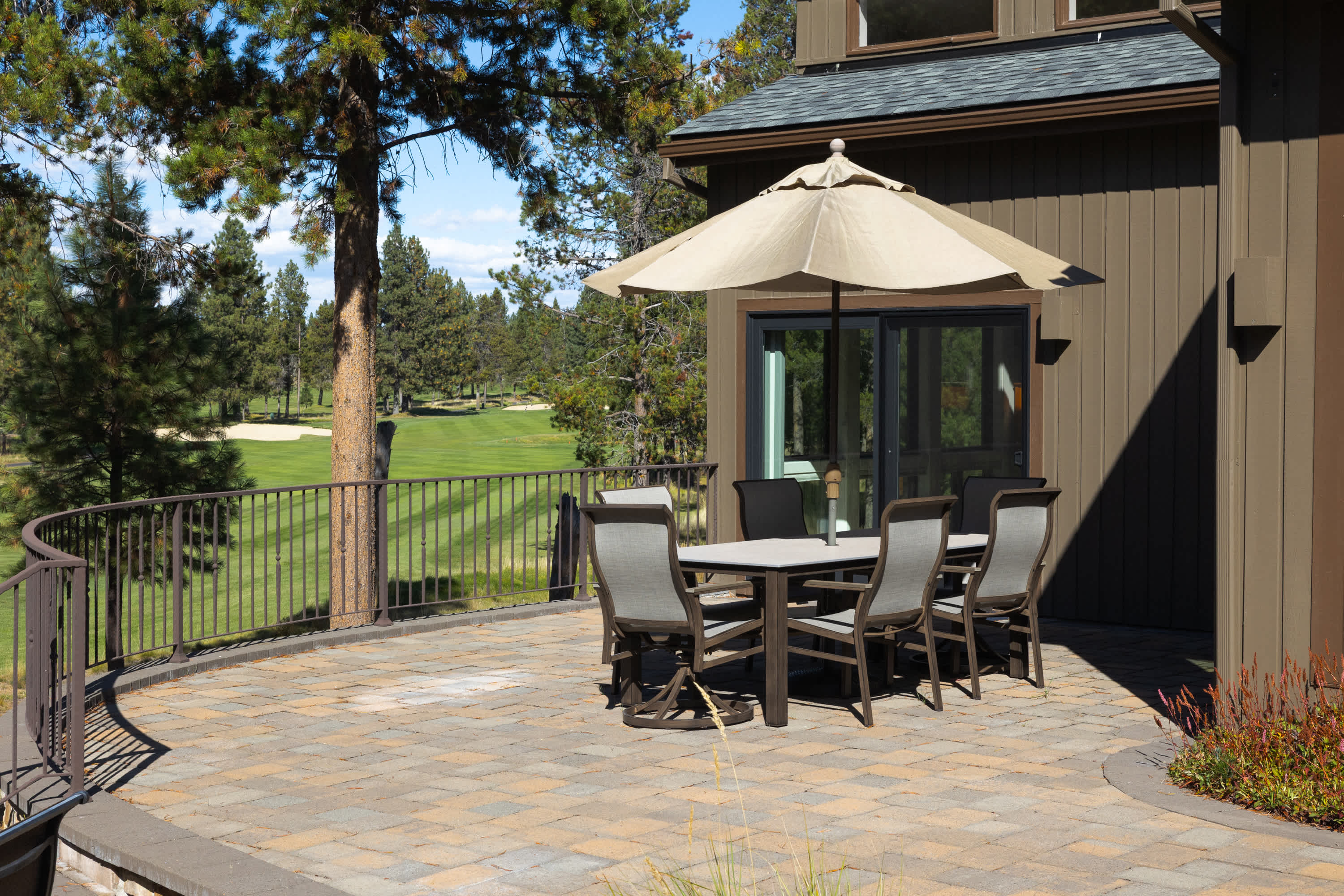 On Golf Course, Game Room, Hot Tub | The 19th Hole