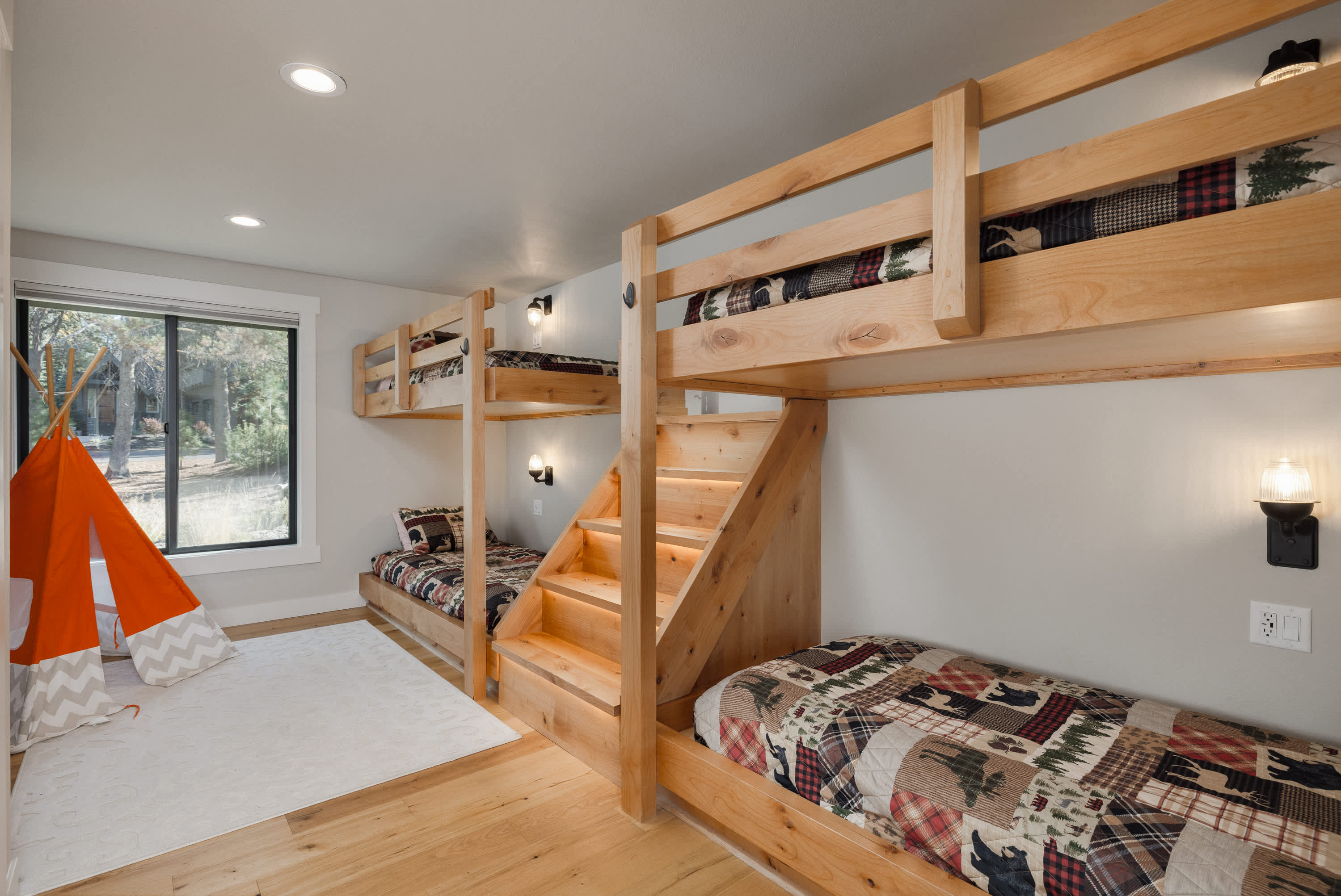 On Golf Course, Game Room, Hot Tub | The 19th Hole