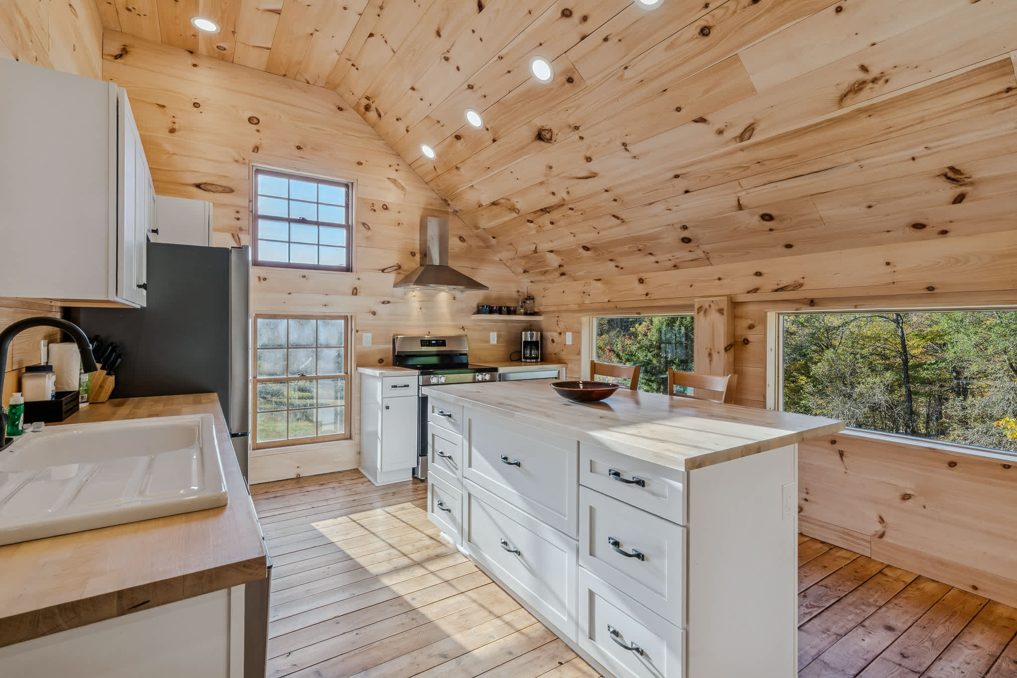 Views! Trails, Hot Tub, Sauna | Reservoir Ridge