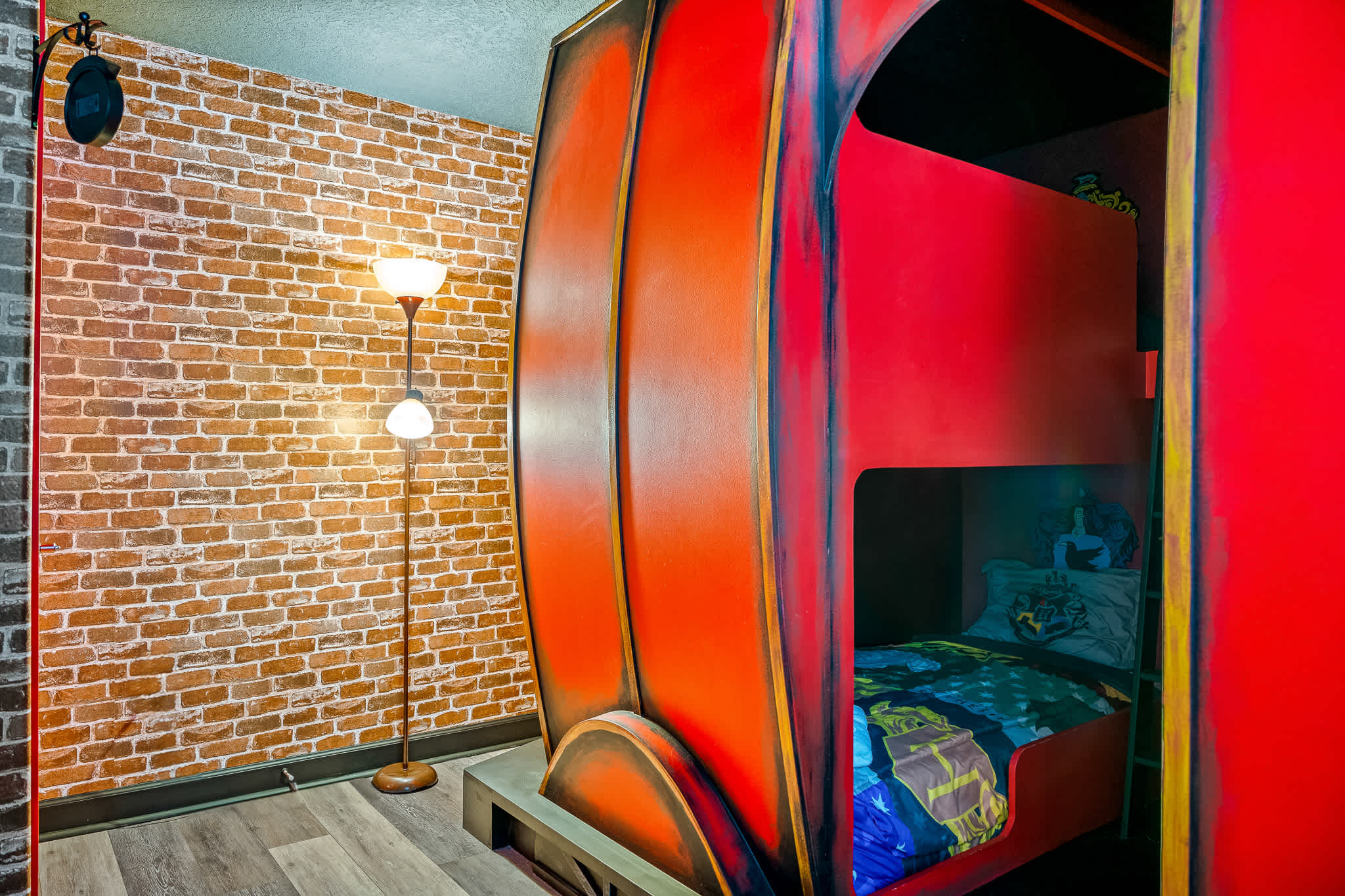 Heated pool + EV charger + Game Room + Waterpark