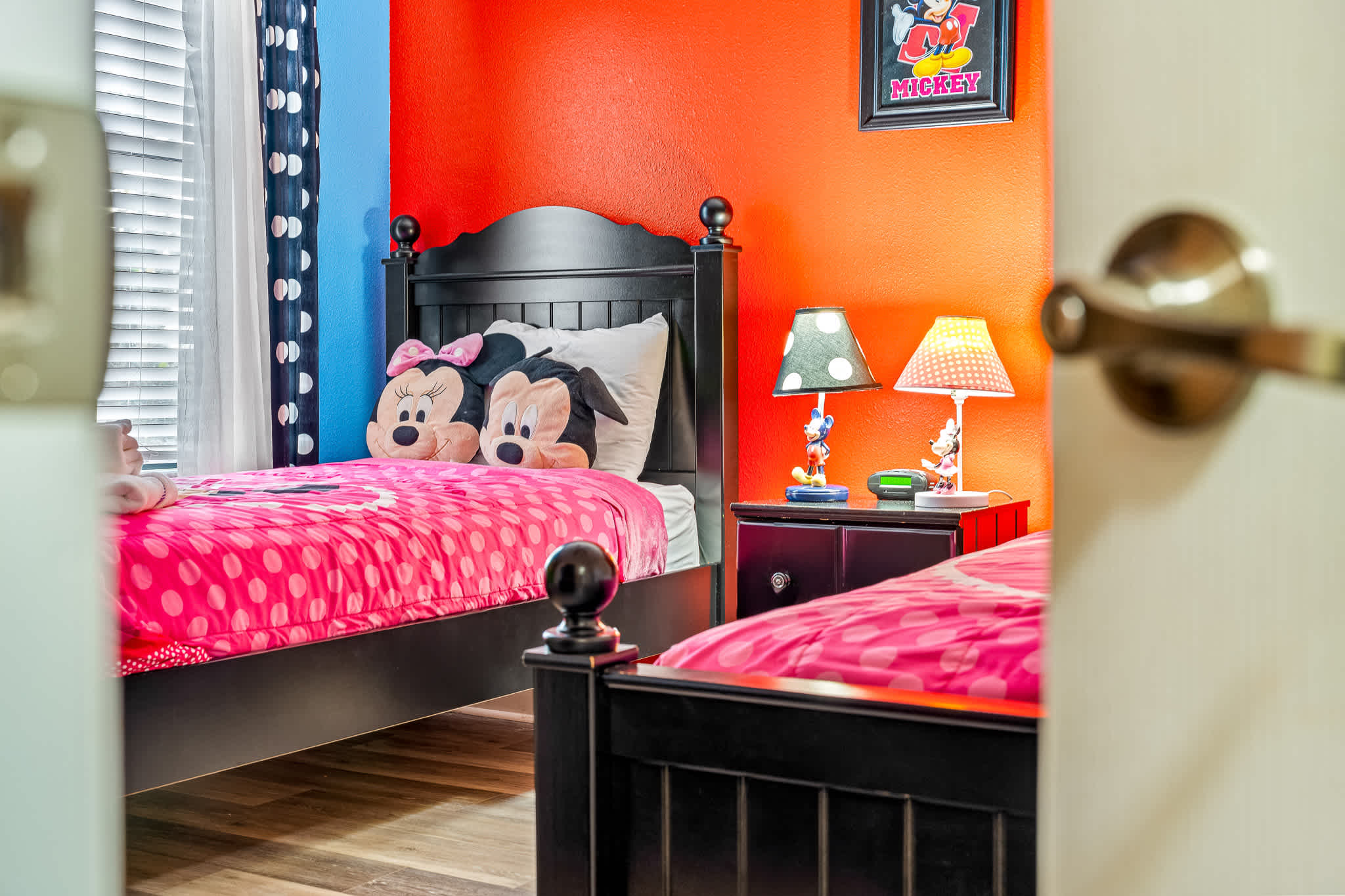 Heated pool + EV charger + Game Room + Waterpark