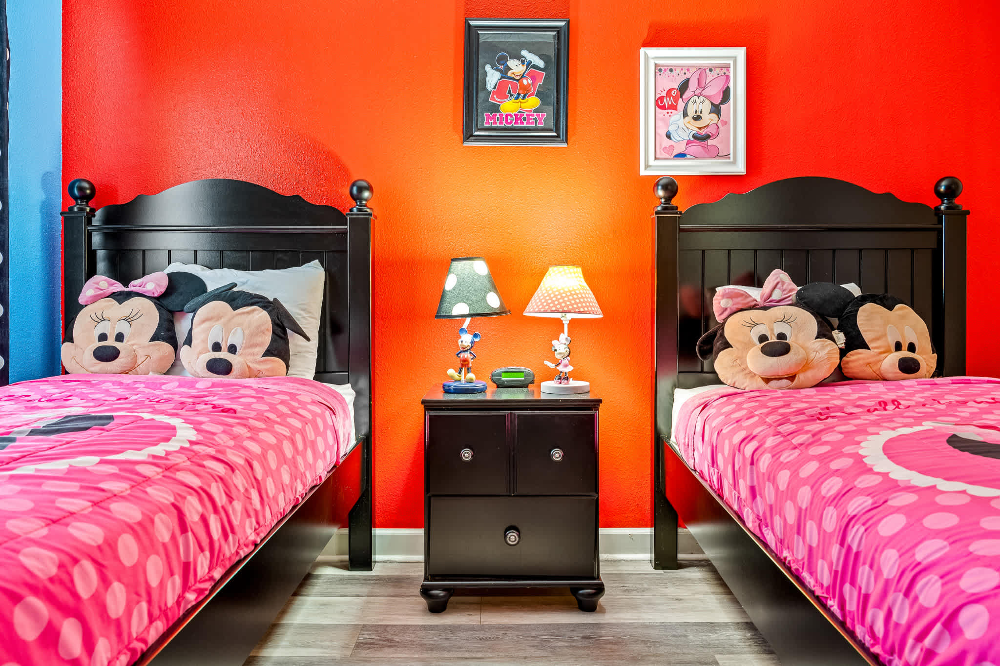 Heated pool + EV charger + Game Room + Waterpark