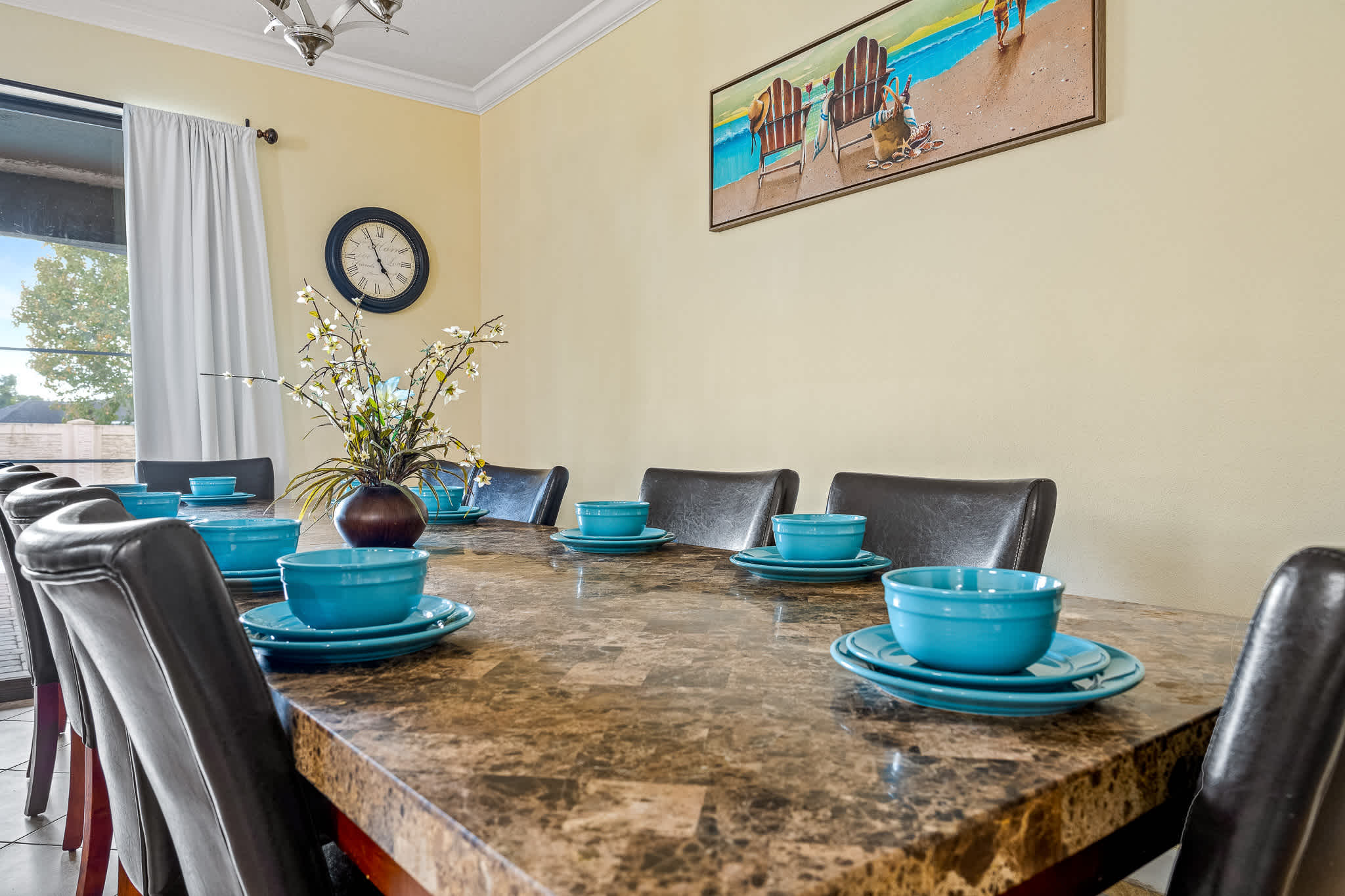 Heated pool + EV charger + Game Room + Waterpark