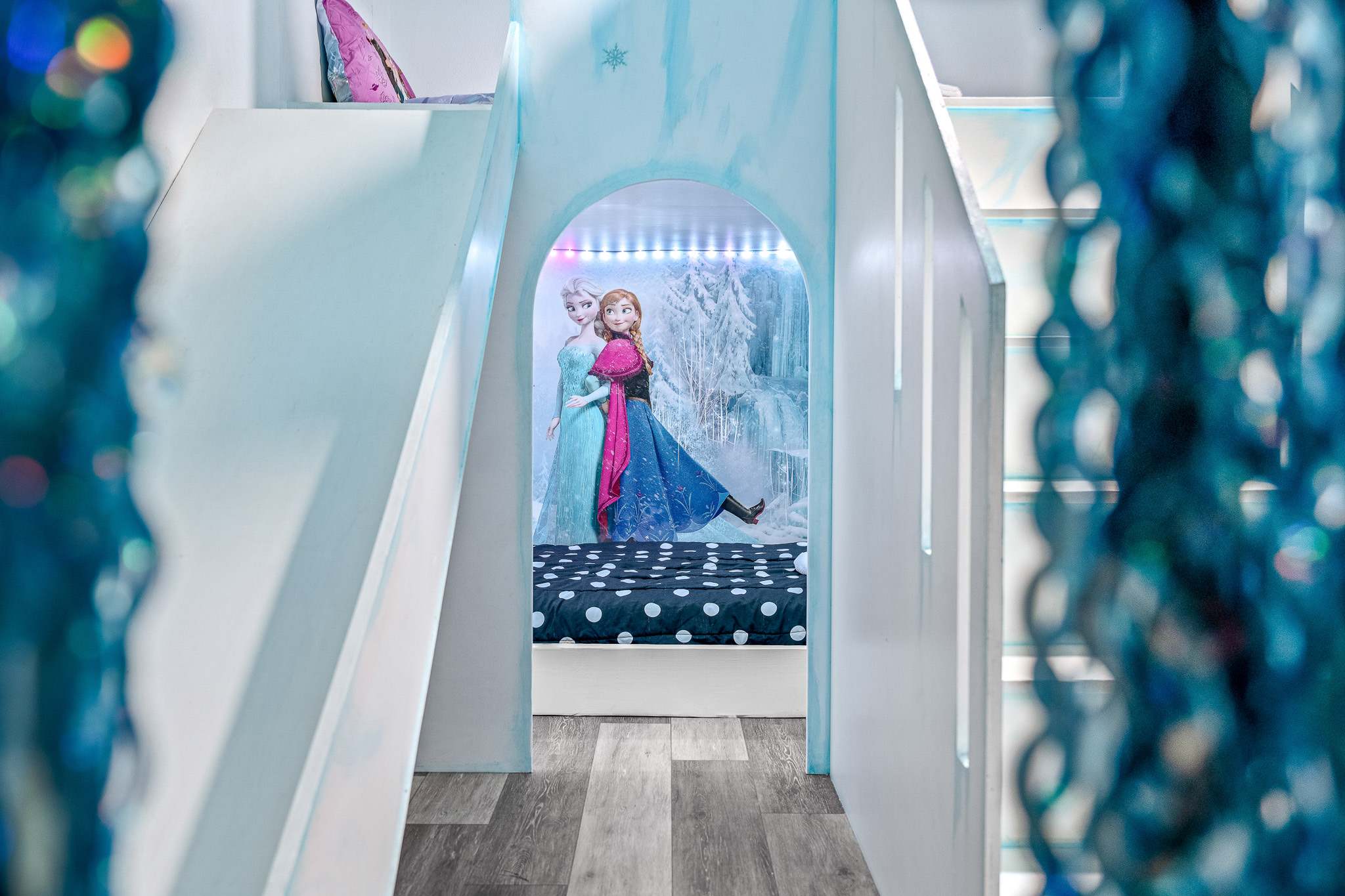 Heated pool + EV charger + Game Room + Waterpark