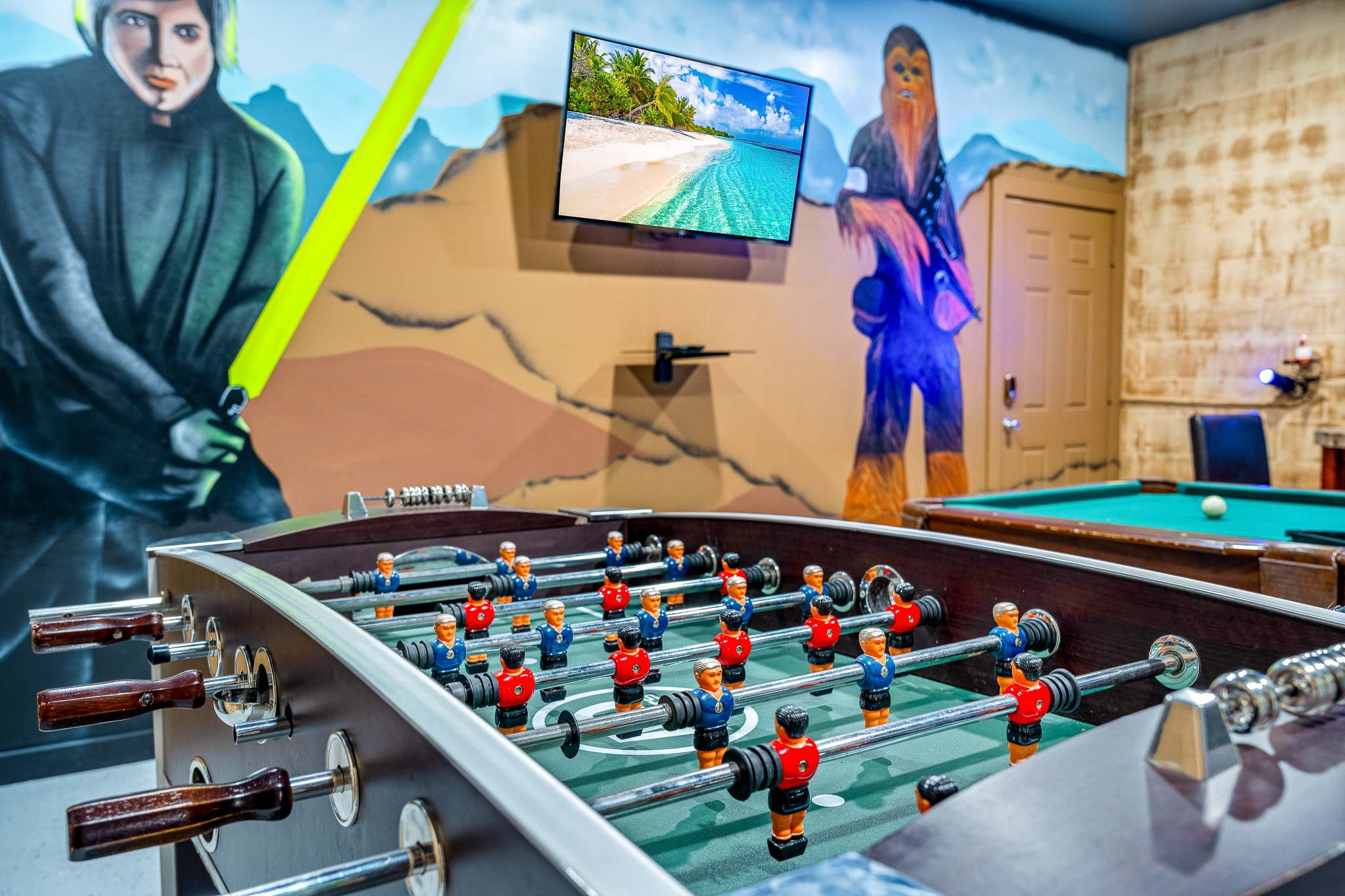 Heated pool + EV charger + Game Room + Waterpark