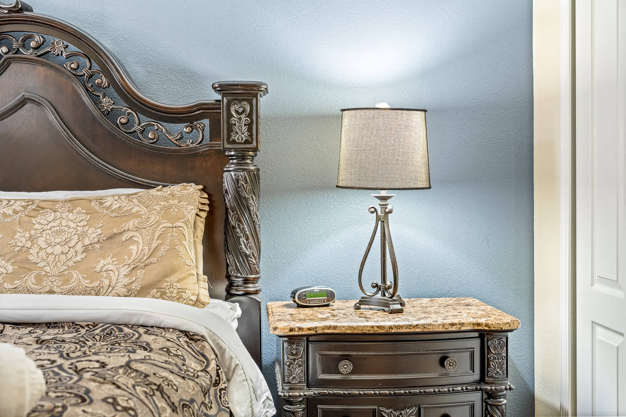 Heated pool + EV charger + Game Room + Waterpark