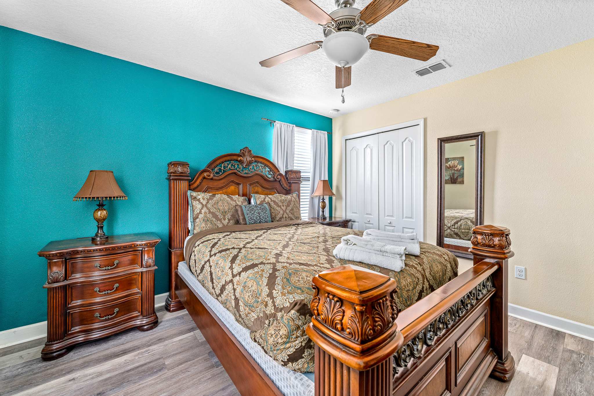 Heated pool + EV charger + Game Room + Waterpark