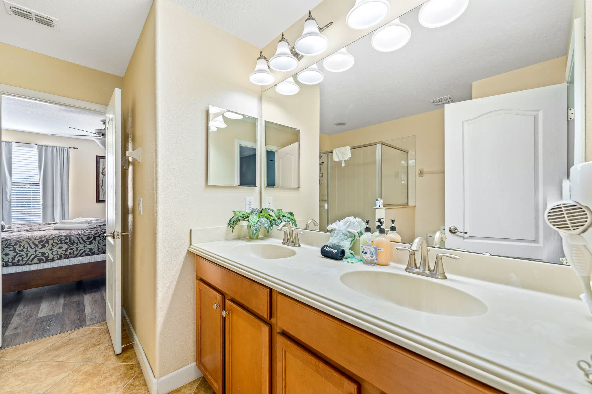 Heated pool + EV charger + Game Room + Waterpark