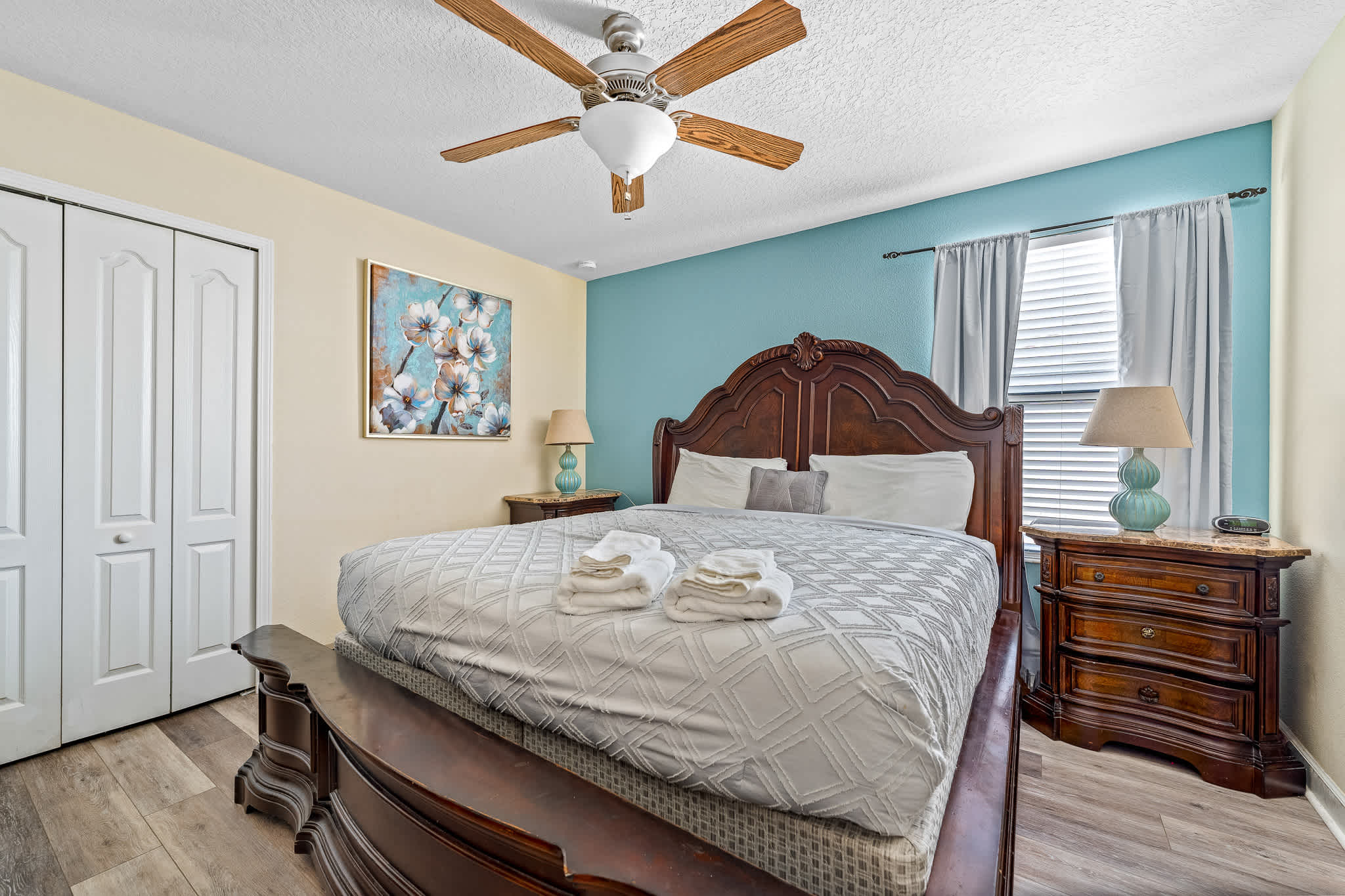 Heated pool + EV charger + Game Room + Waterpark