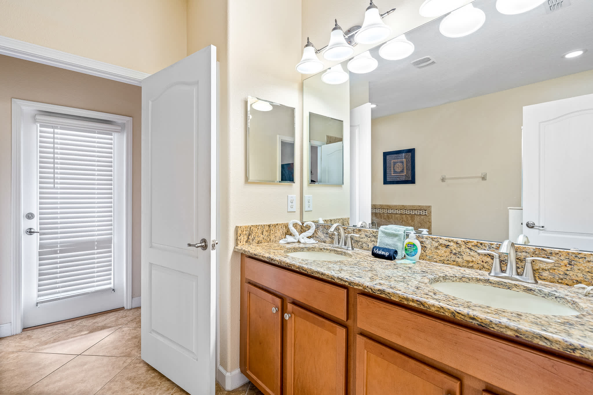 Heated pool + EV charger + Game Room + Waterpark