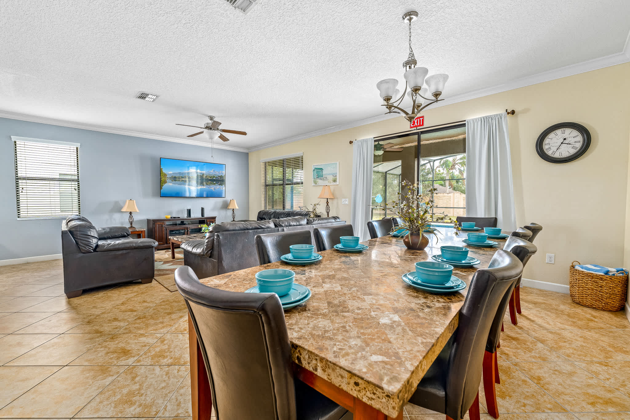 Heated pool + EV charger + Game Room + Waterpark