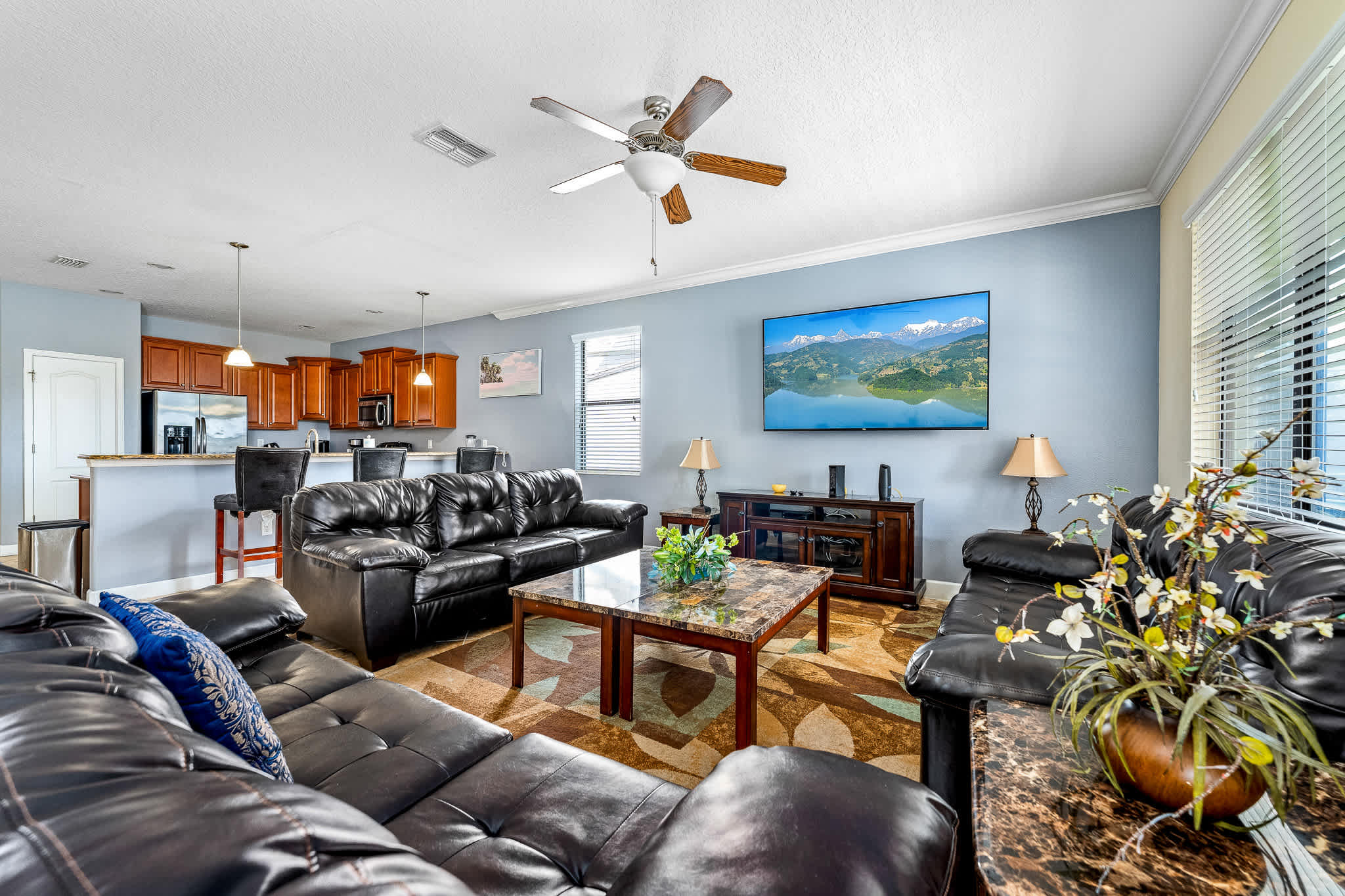 Heated pool + EV charger + Game Room + Waterpark