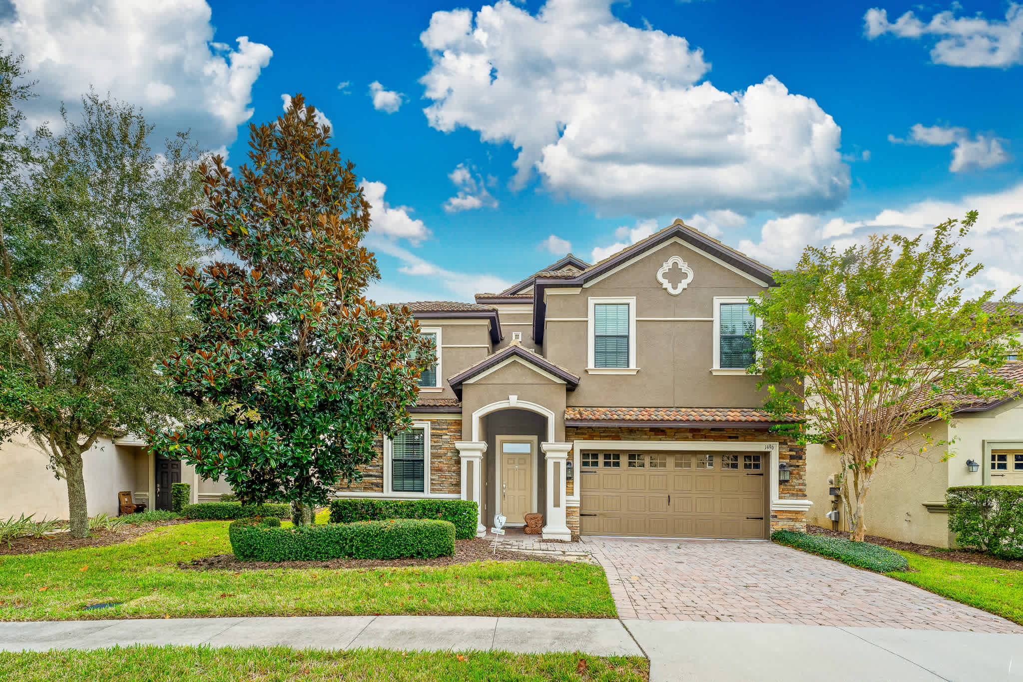 Heated pool + EV charger + Game Room + Waterpark