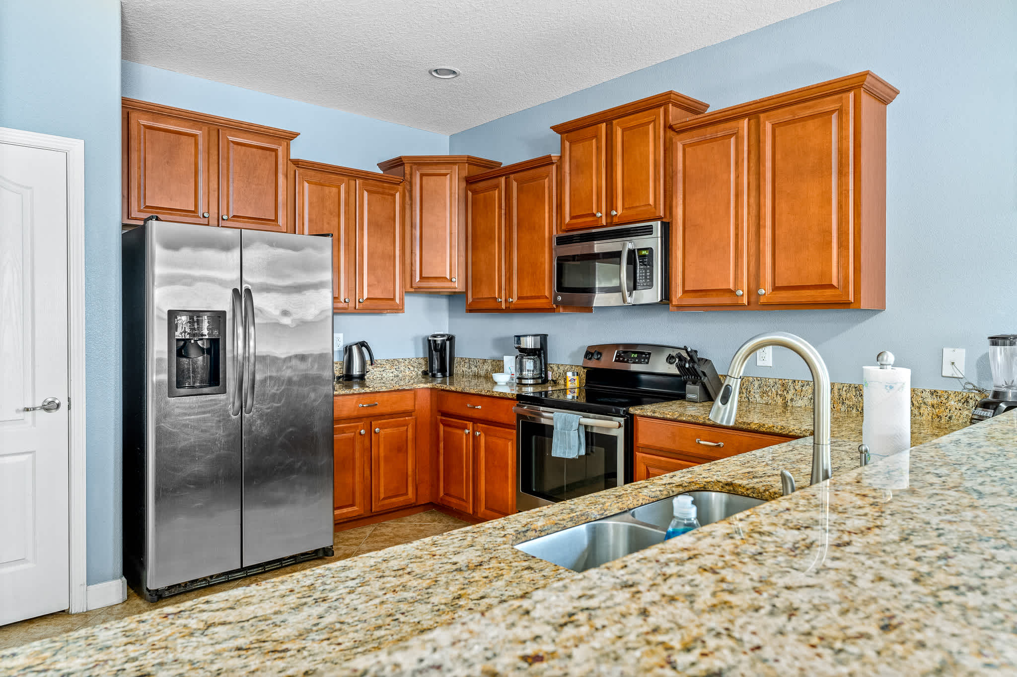 Heated pool + EV charger + Game Room + Waterpark