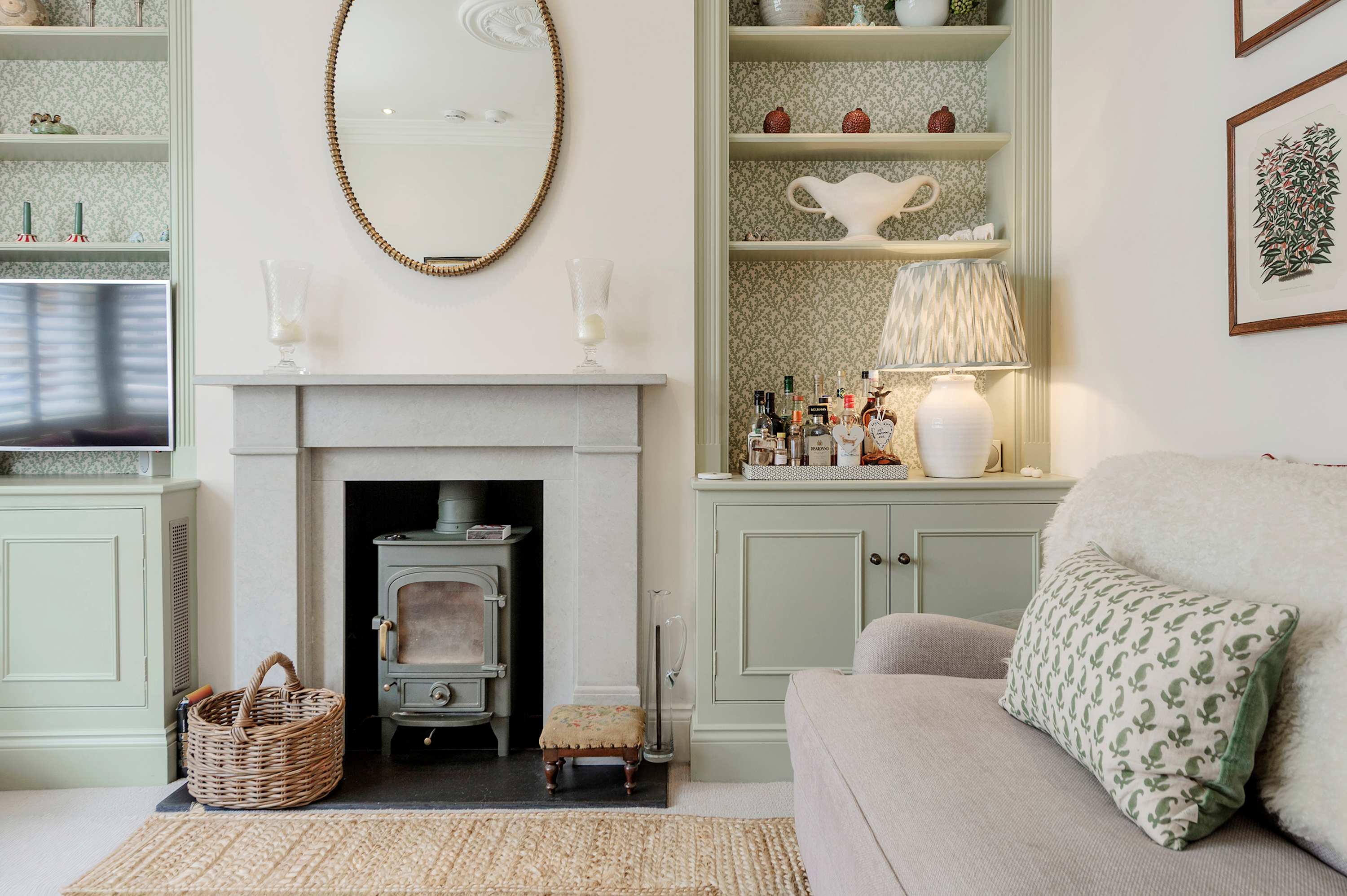 Stunning 3 bed Fulham Home with Garden in Burnfoot Avenue 5 SW6 5EB - Property image 35 - VivreStays