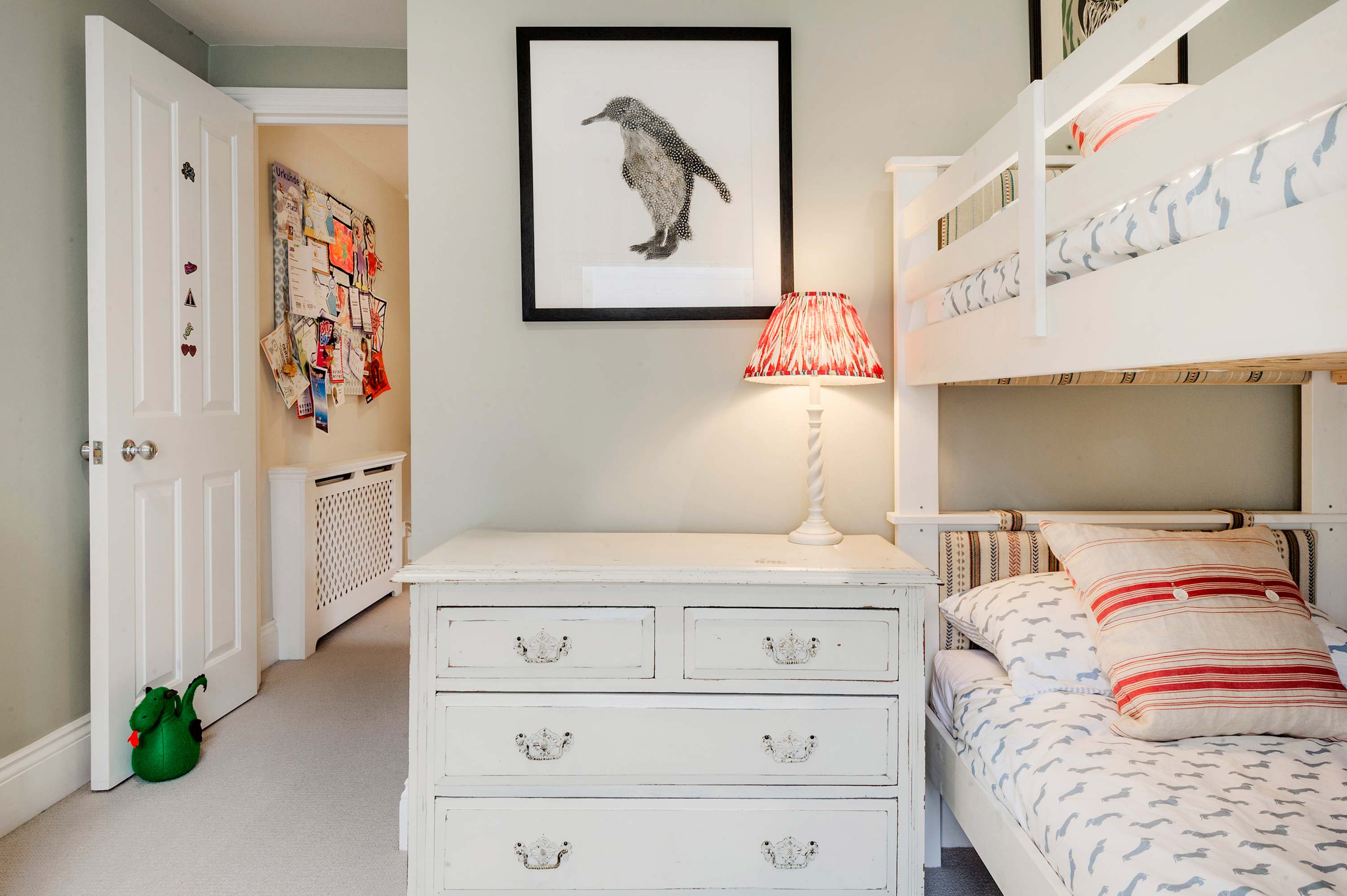 Stunning 3 bed Fulham Home with Garden in Burnfoot Avenue 5 SW6 5EB - Property image 27 - VivreStays