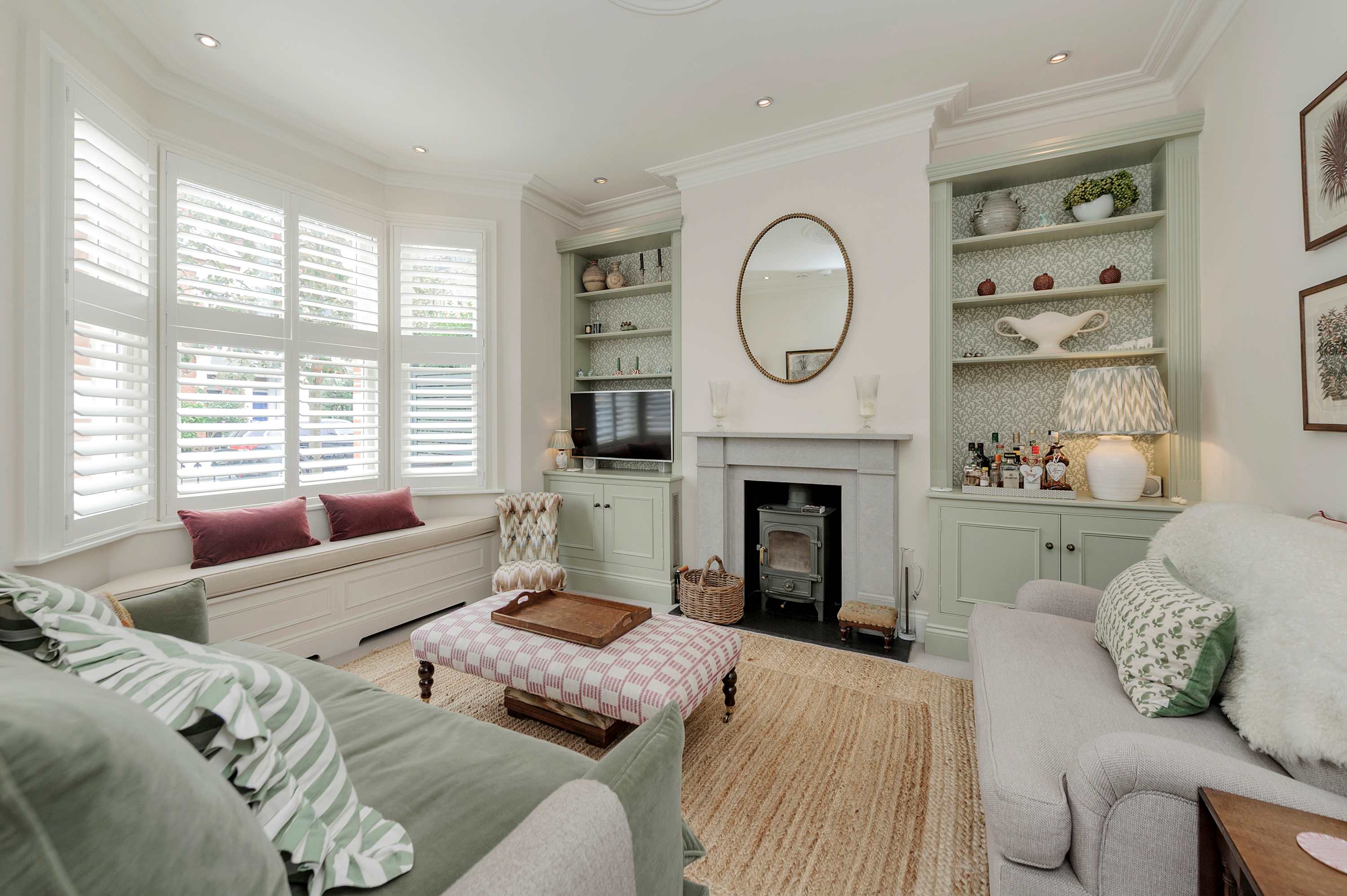 Stunning 3 bed Fulham Home with Garden in Burnfoot Avenue 5 SW6 5EB - Property image 3 - VivreStays