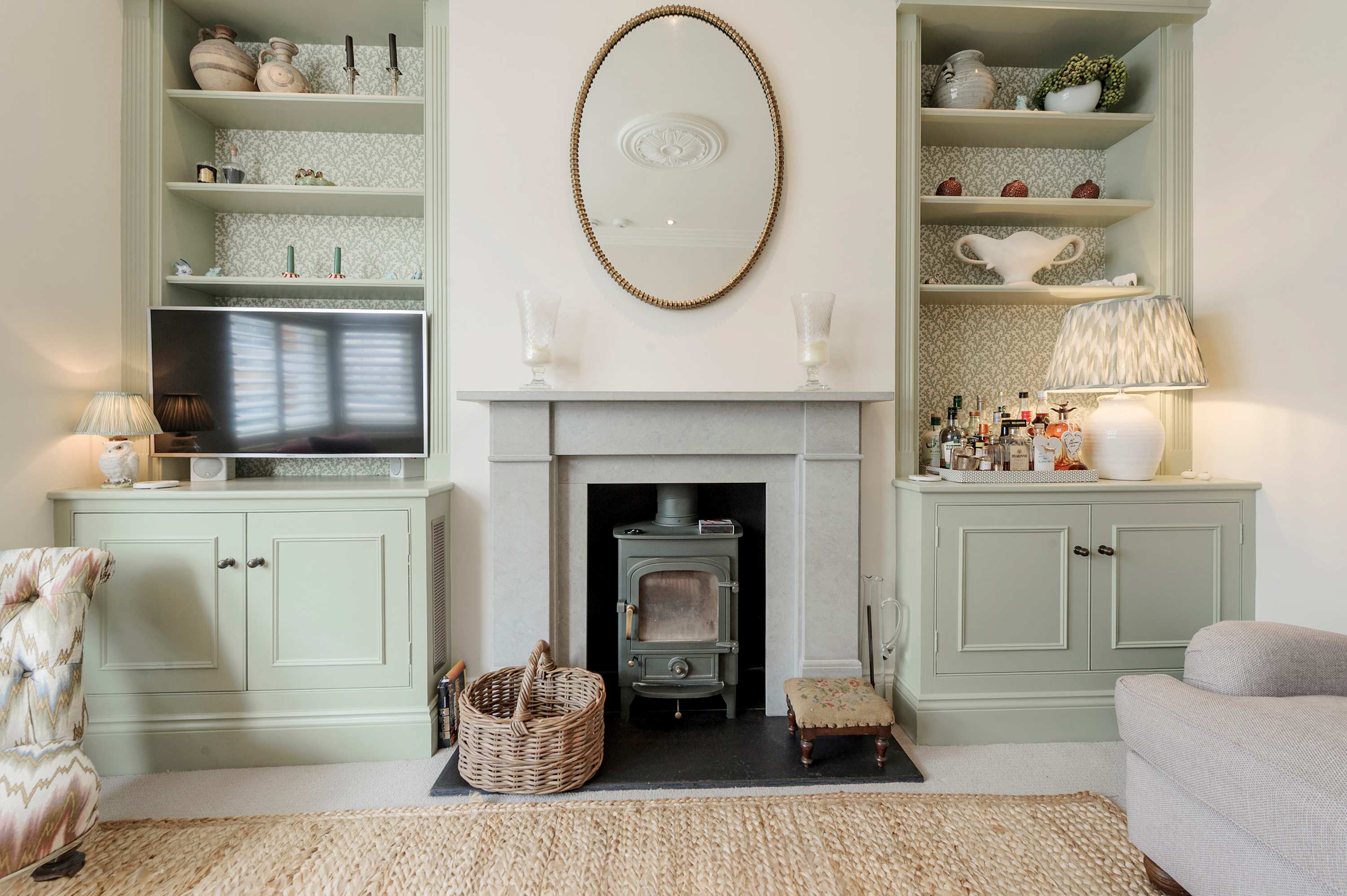 Stunning 3 bed Fulham Home with Garden in Burnfoot Avenue 5 SW6 5EB - Property image 11 - VivreStays