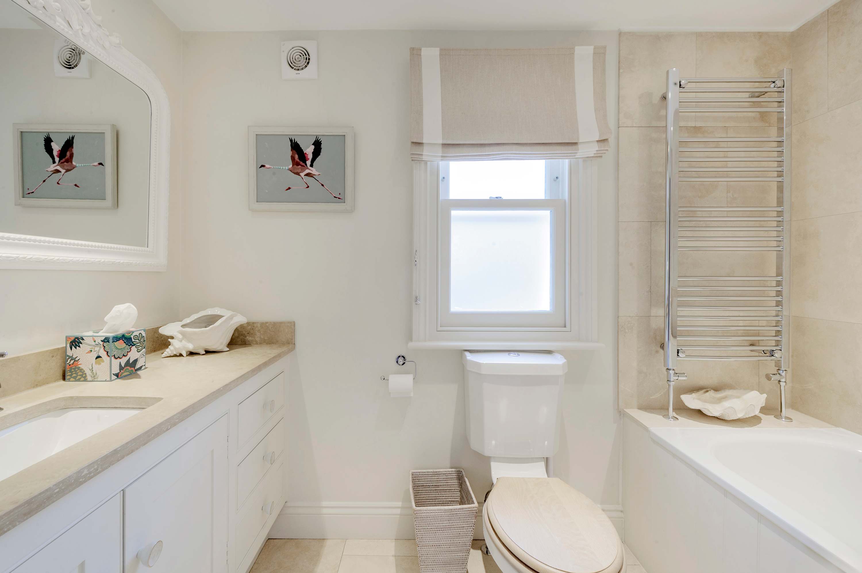 Stunning 3 bed Fulham Home with Garden in Burnfoot Avenue 5 SW6 5EB - Property image 23 - VivreStays