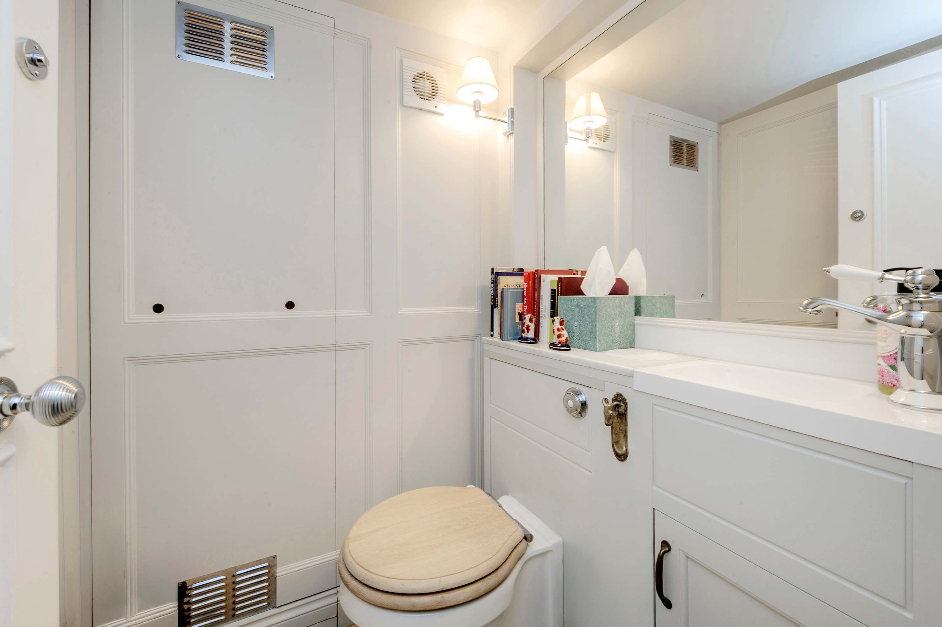 Stunning 3 bed Fulham Home with Garden in Burnfoot Avenue 5 SW6 5EB - Property image 31 - VivreStays