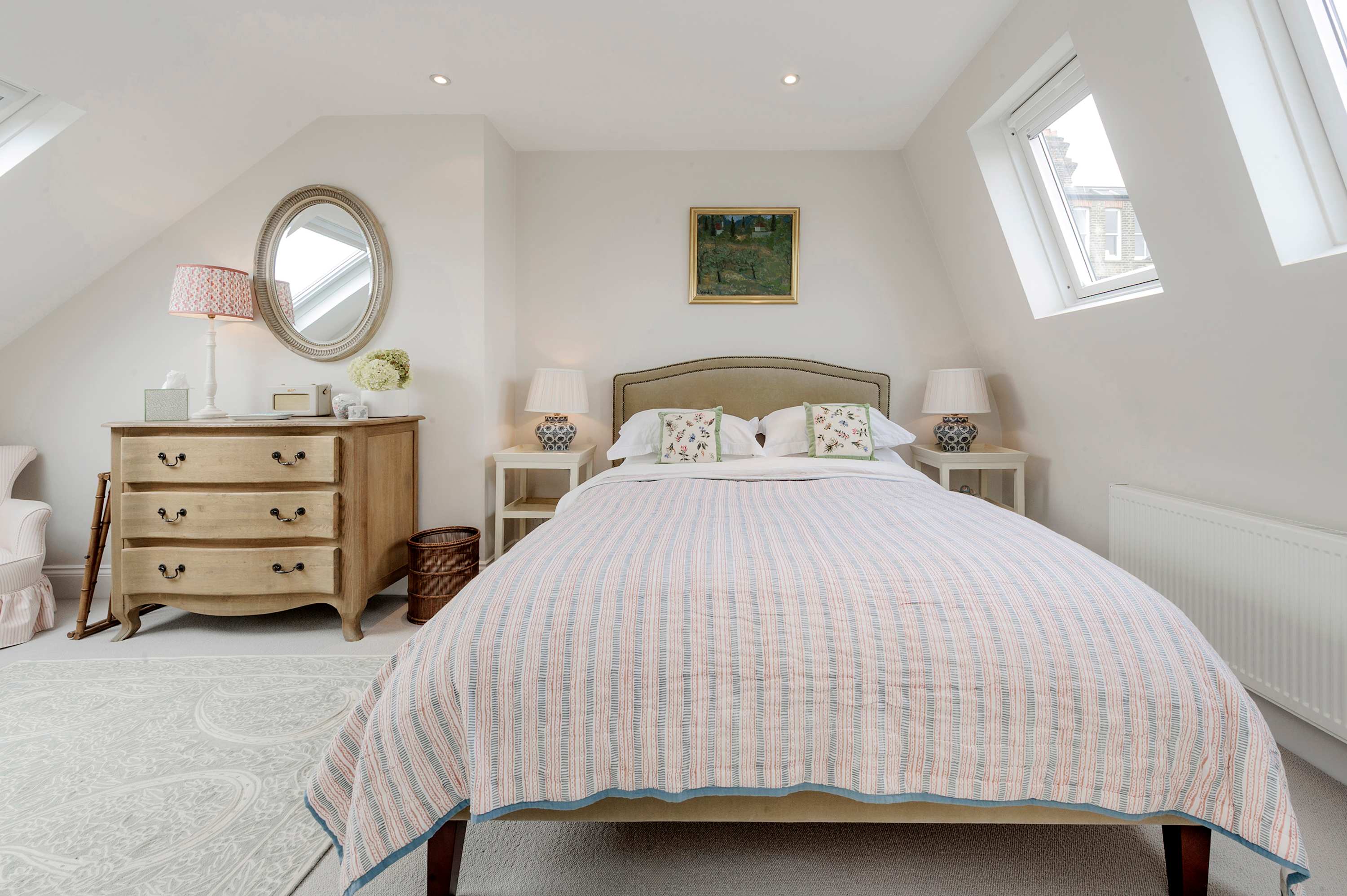 Stunning 3 bed Fulham Home with Garden in Burnfoot Avenue 5 SW6 5EB - Property image 21 - VivreStays