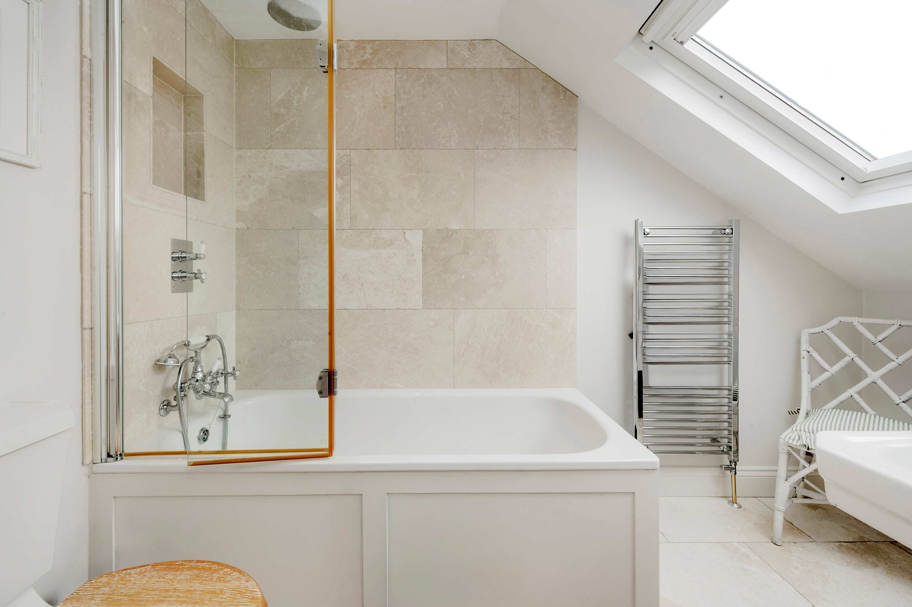 Stunning 3 bed Fulham Home with Garden in Burnfoot Avenue 5 SW6 5EB - Property image 22 - VivreStays