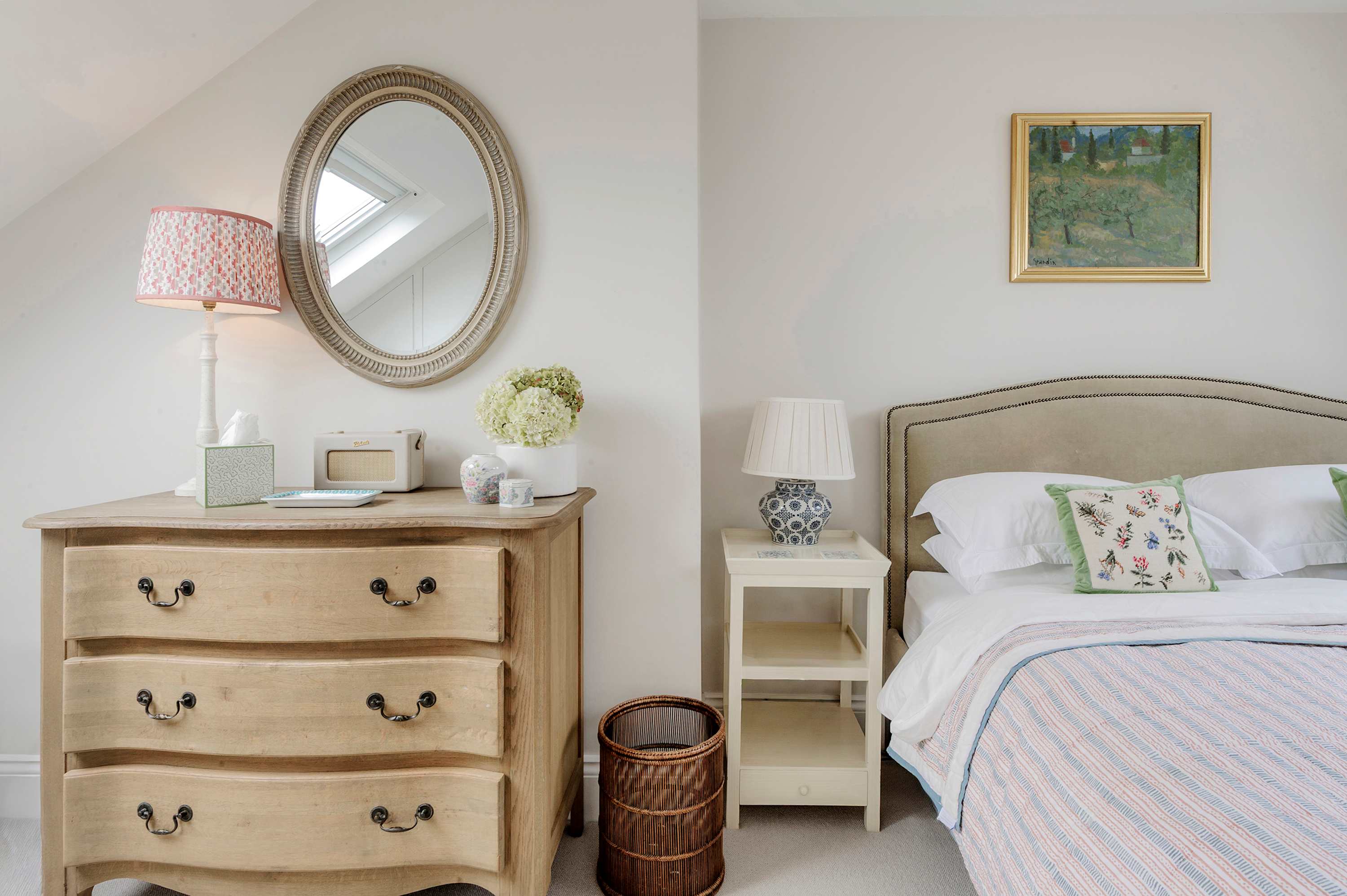 Stunning 3 bed Fulham Home with Garden in Burnfoot Avenue 5 SW6 5EB - Property image 19 - VivreStays