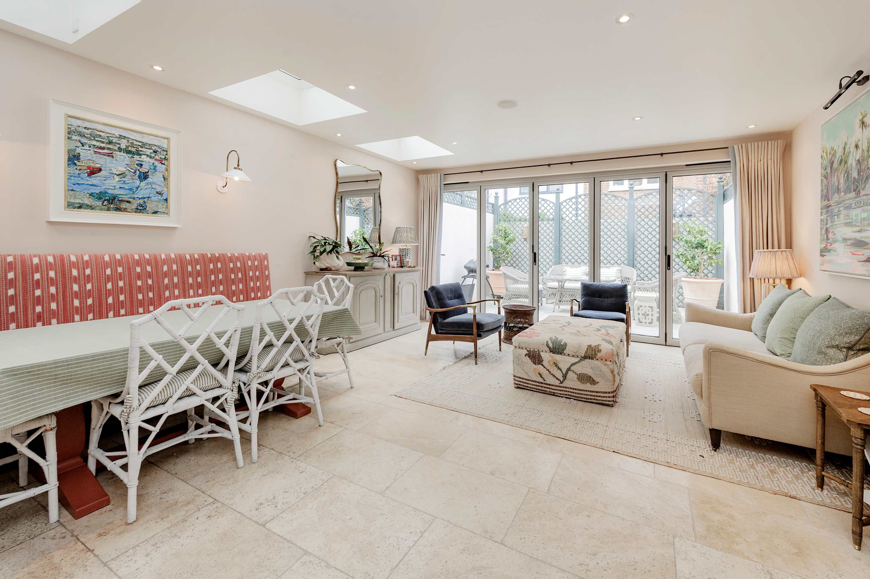 Stunning 3 bed Fulham Home with Garden in Burnfoot Avenue 5 SW6 5EB - Property image 7 - VivreStays