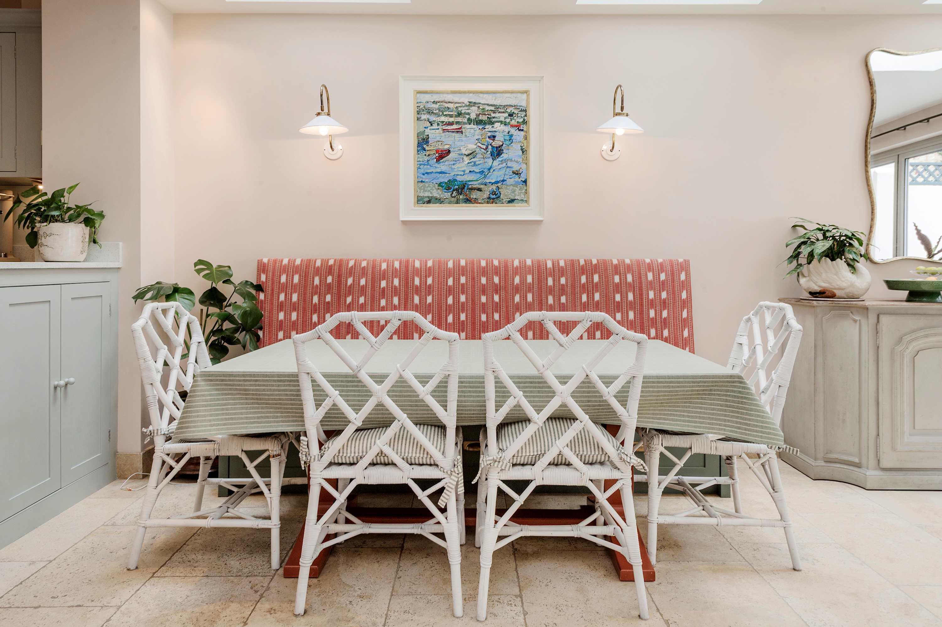 Stunning 3 bed Fulham Home with Garden in Burnfoot Avenue 5 SW6 5EB - Property image 8 - VivreStays