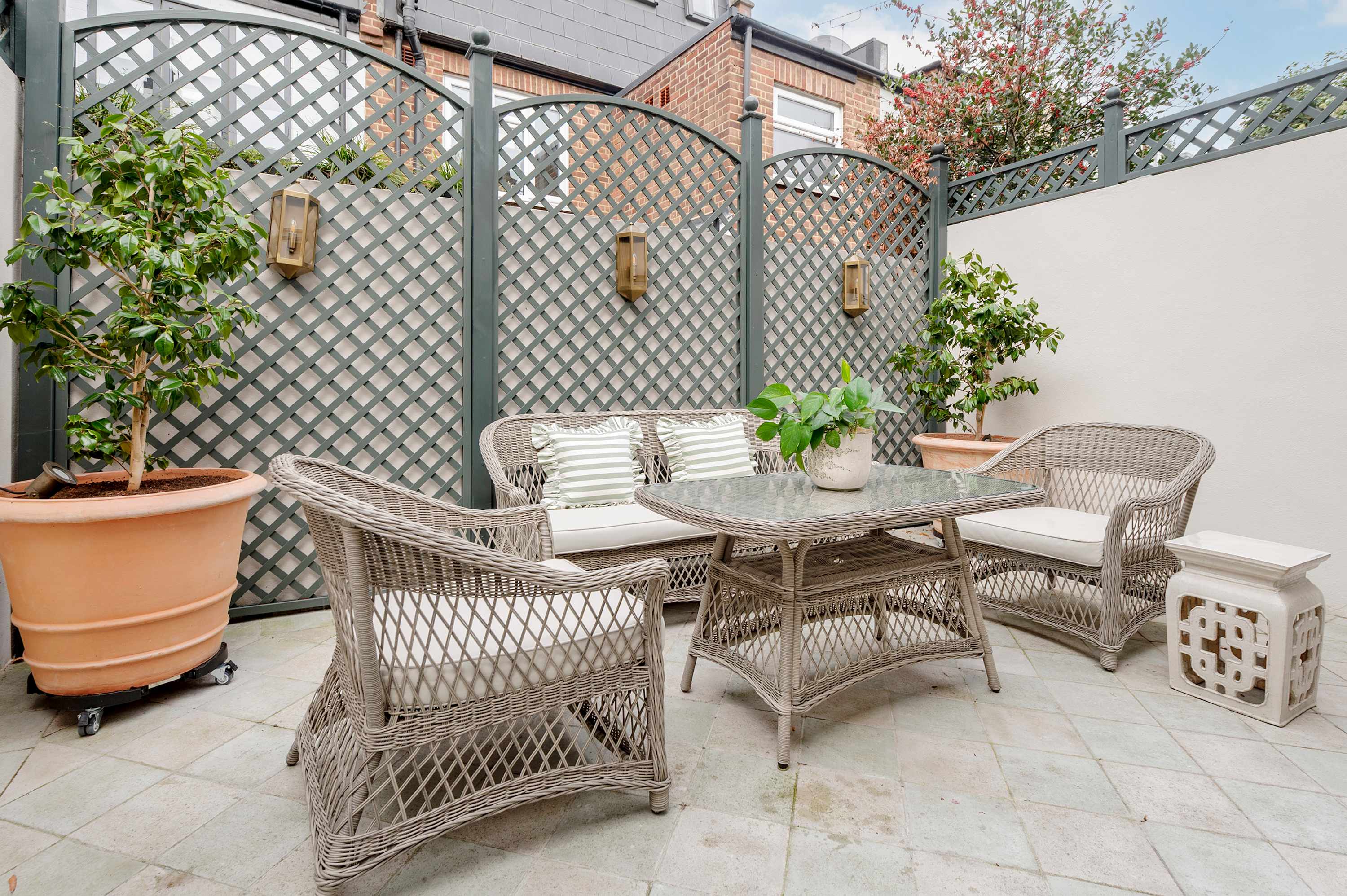 Stunning 3 bed Fulham Home with Garden in Burnfoot Avenue 5 SW6 5EB - Property image 34 - VivreStays