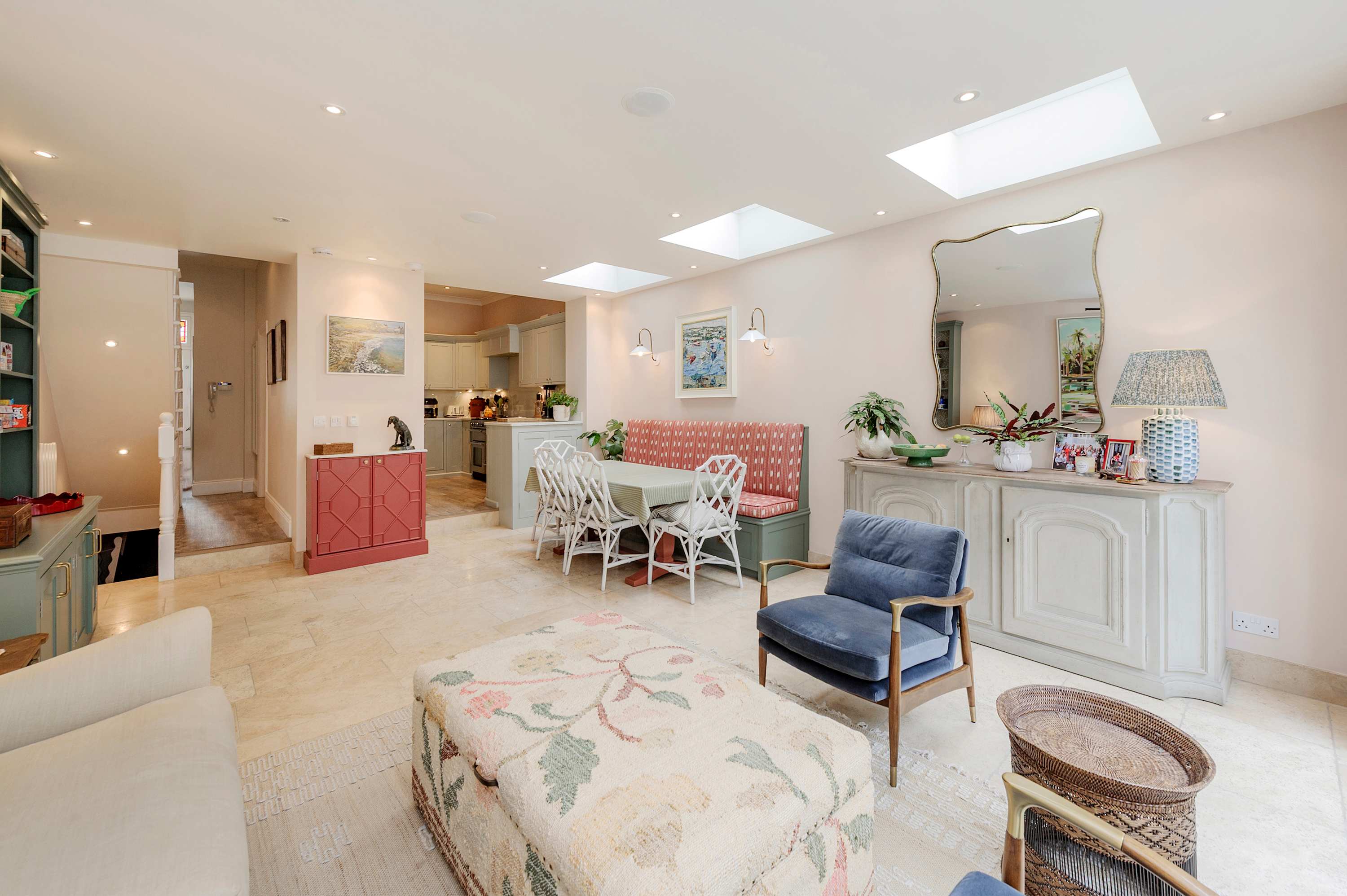 Stunning 3 bed Fulham Home with Garden in Burnfoot Avenue 5 SW6 5EB - Property image 6 - VivreStays