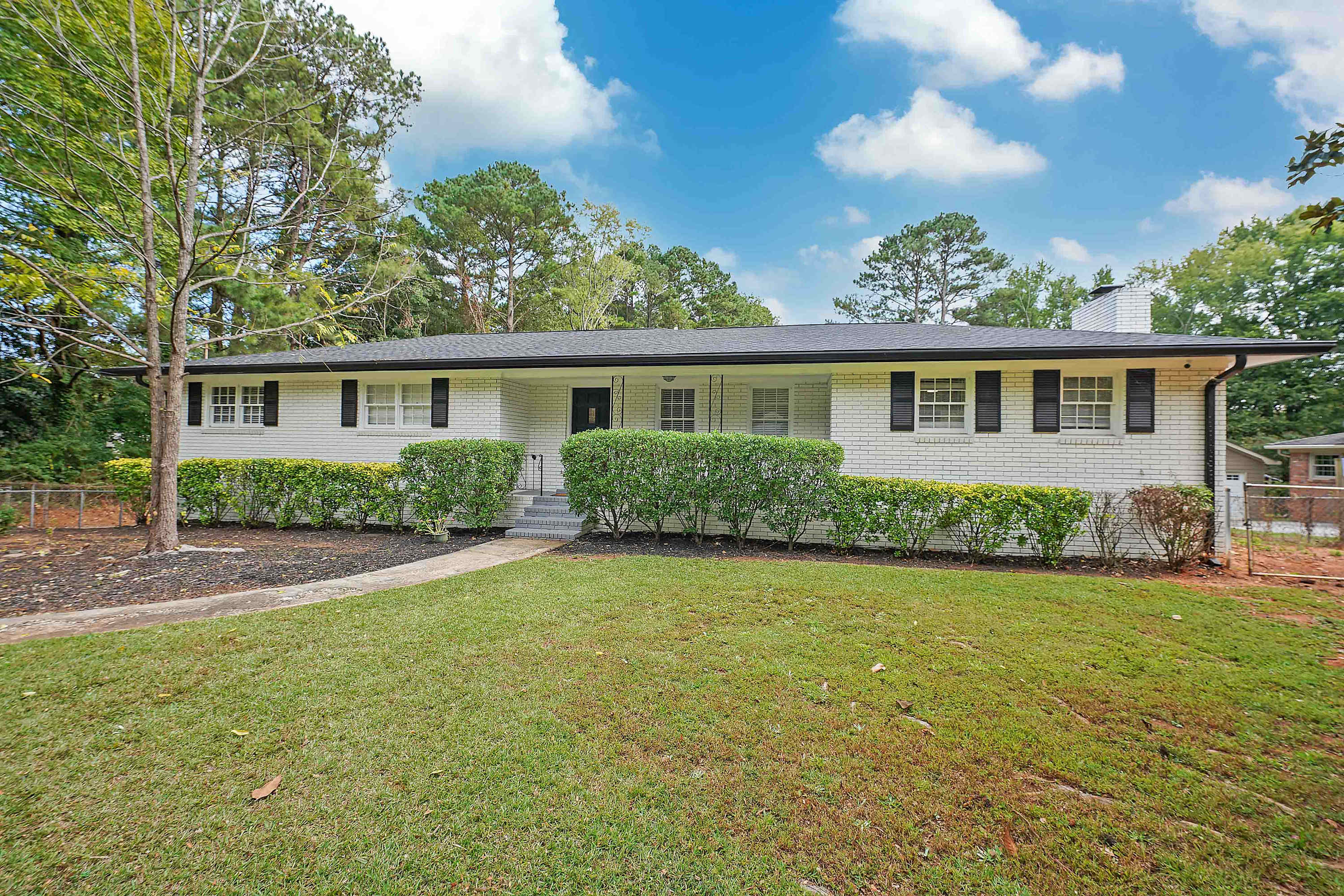 Kennesaw Komfort, Home for 8