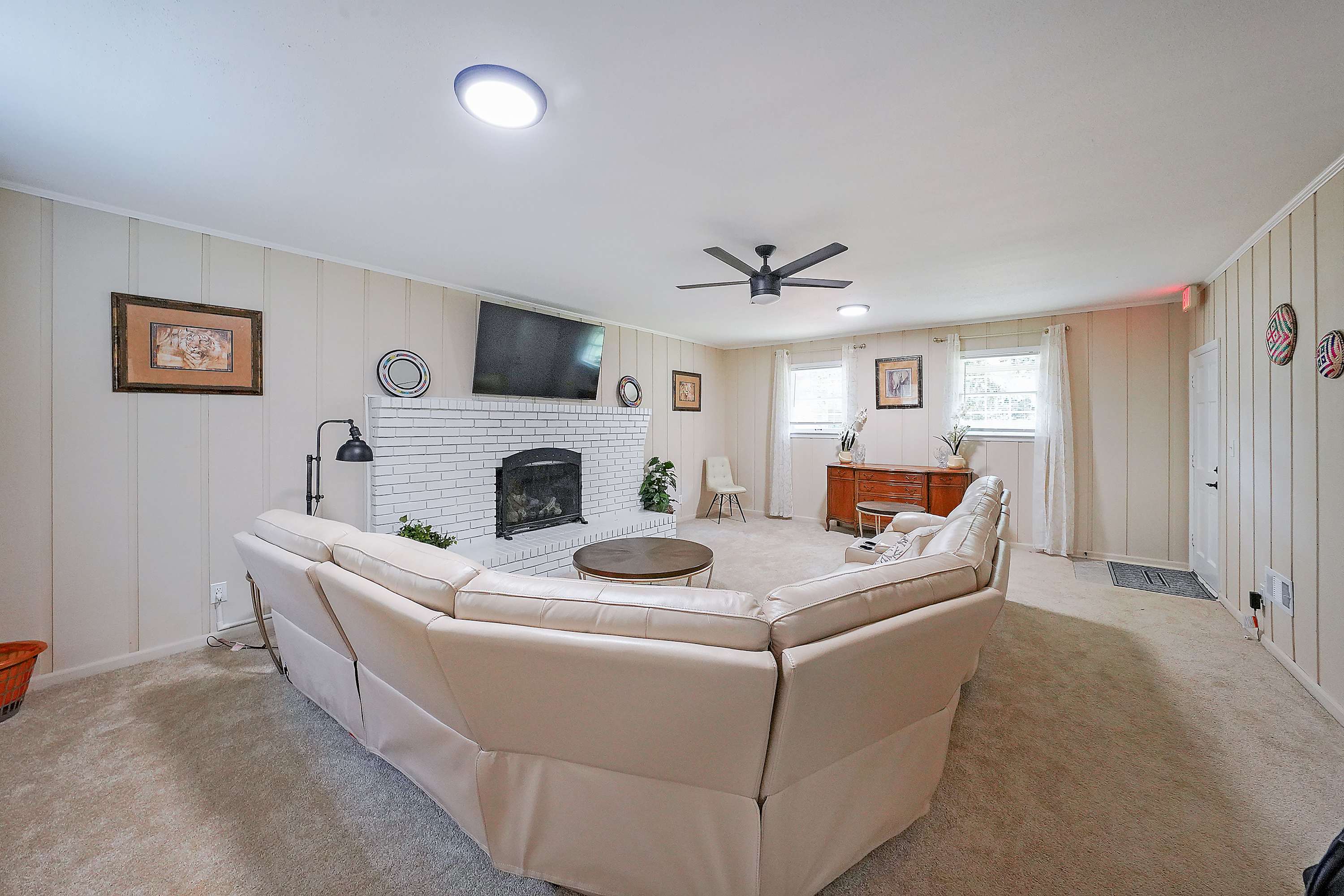 Kennesaw Komfort, Home for 8 5