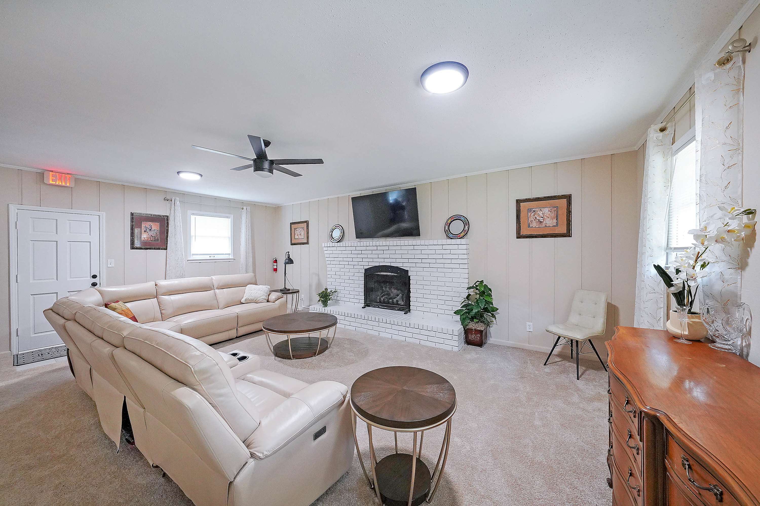 Kennesaw Komfort, Home for 8 2